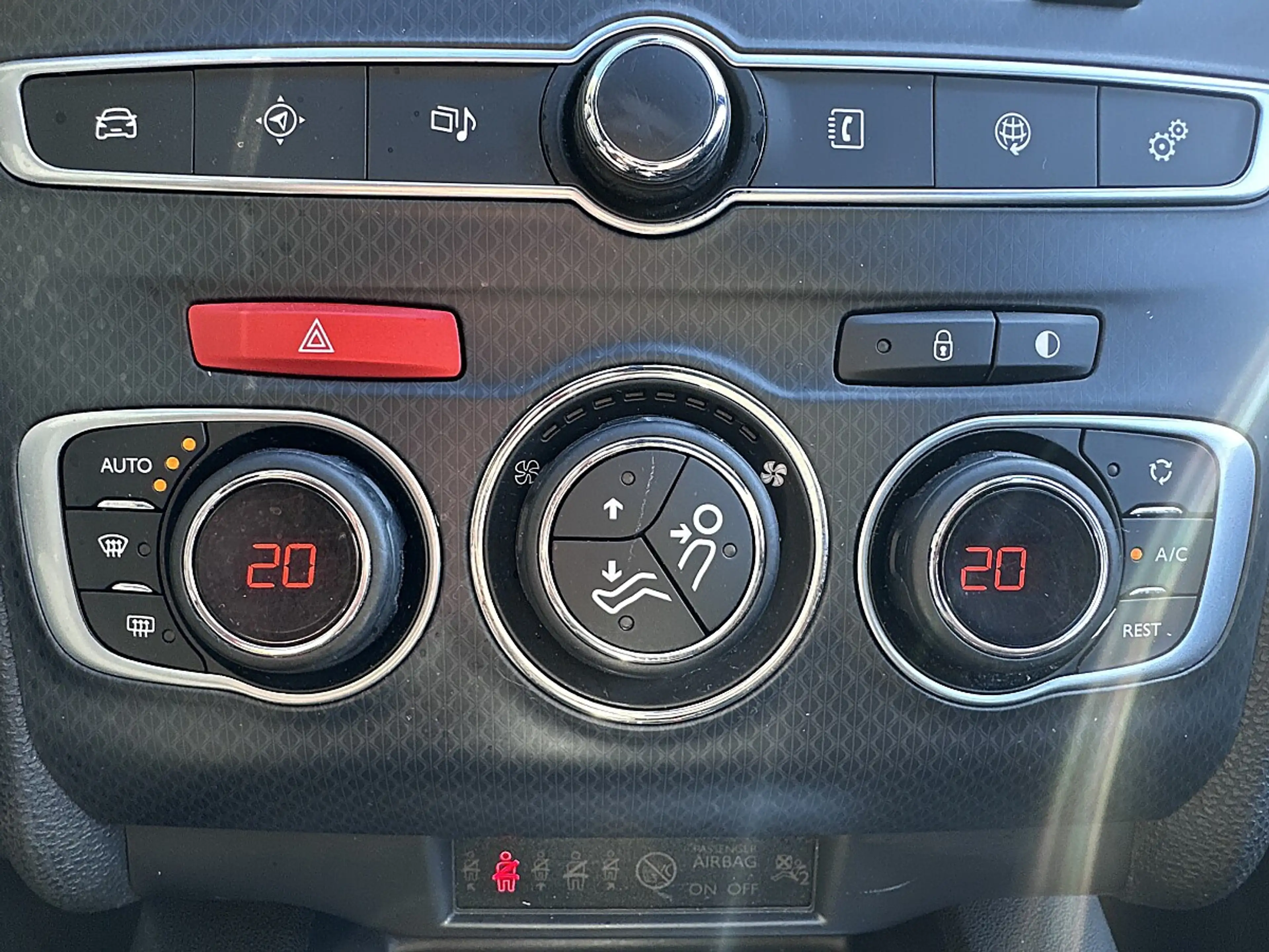 DS Automobiles DS 4 1.6 BlueHDi · Zahnriemen neu · Navi · Rückfahrk... — photo 14