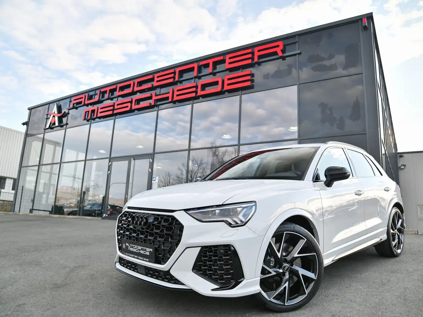 Audi RS Q3 2.5 TFSI RS-Sitze* Matrix* AHK* Carbon* 21 Weiß - 1