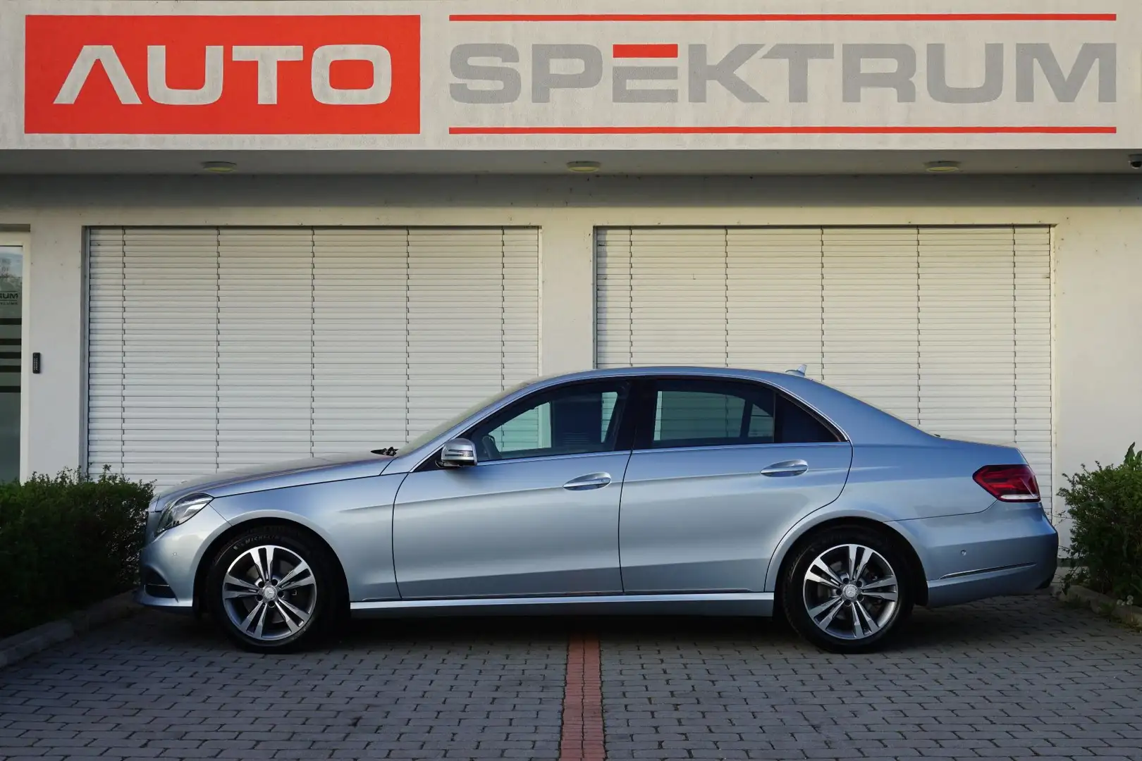 Mercedes-Benz E 350 CDI 4MATIC Avantgarde A-Edition | € 152 mtl | Dis Silber - 2