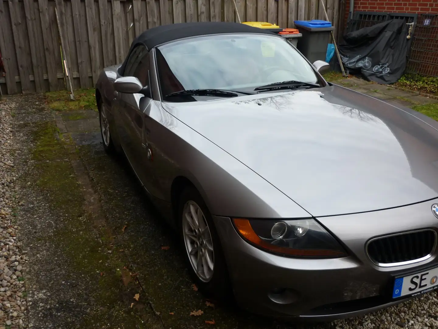 BMW Z4 Z4 Roadster 2.5i Aut., Leder, Klima, Liebhaber Grau - 2