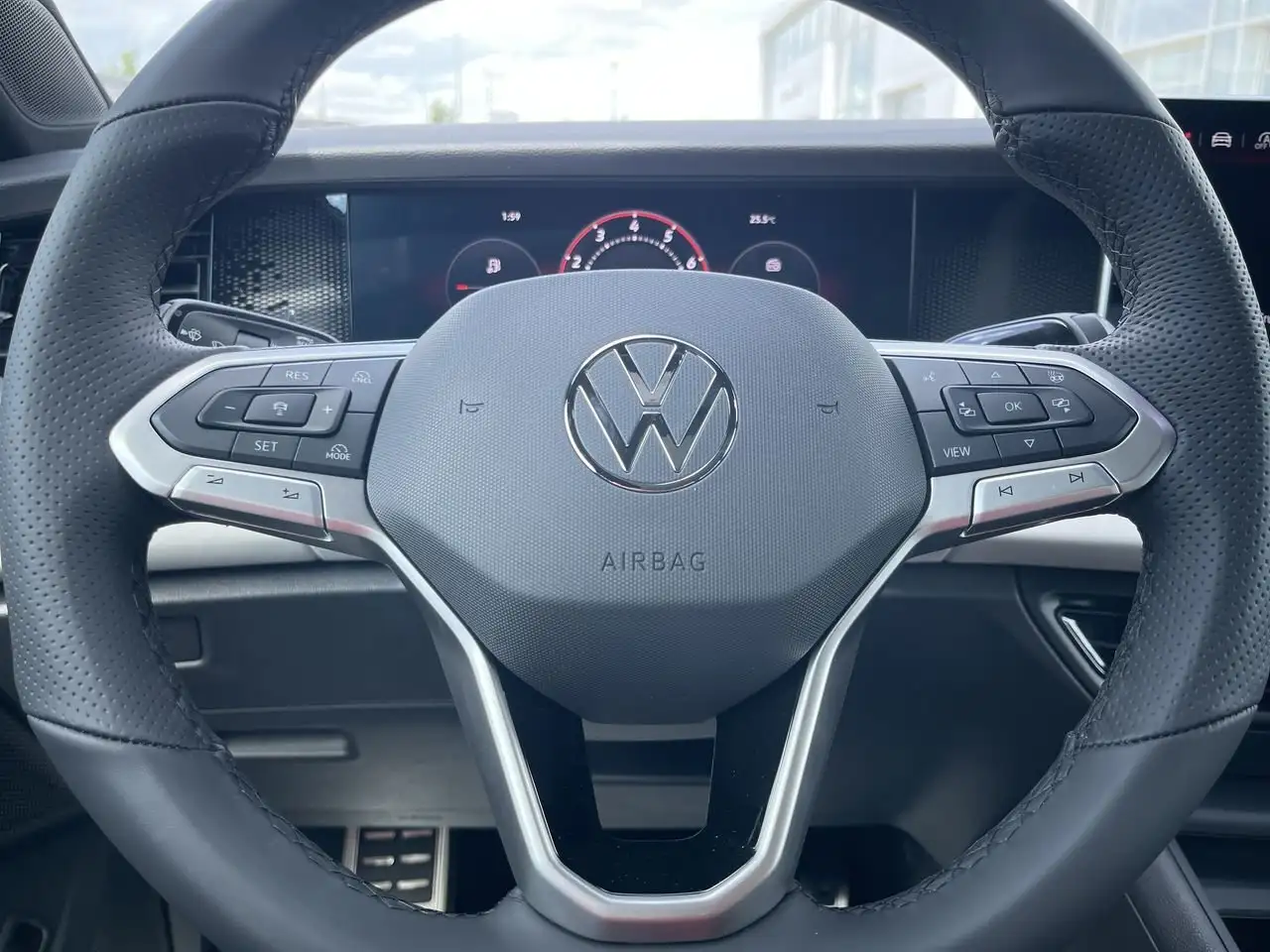 Volkswagen Tiguan снимка Volkswagen Tiguan