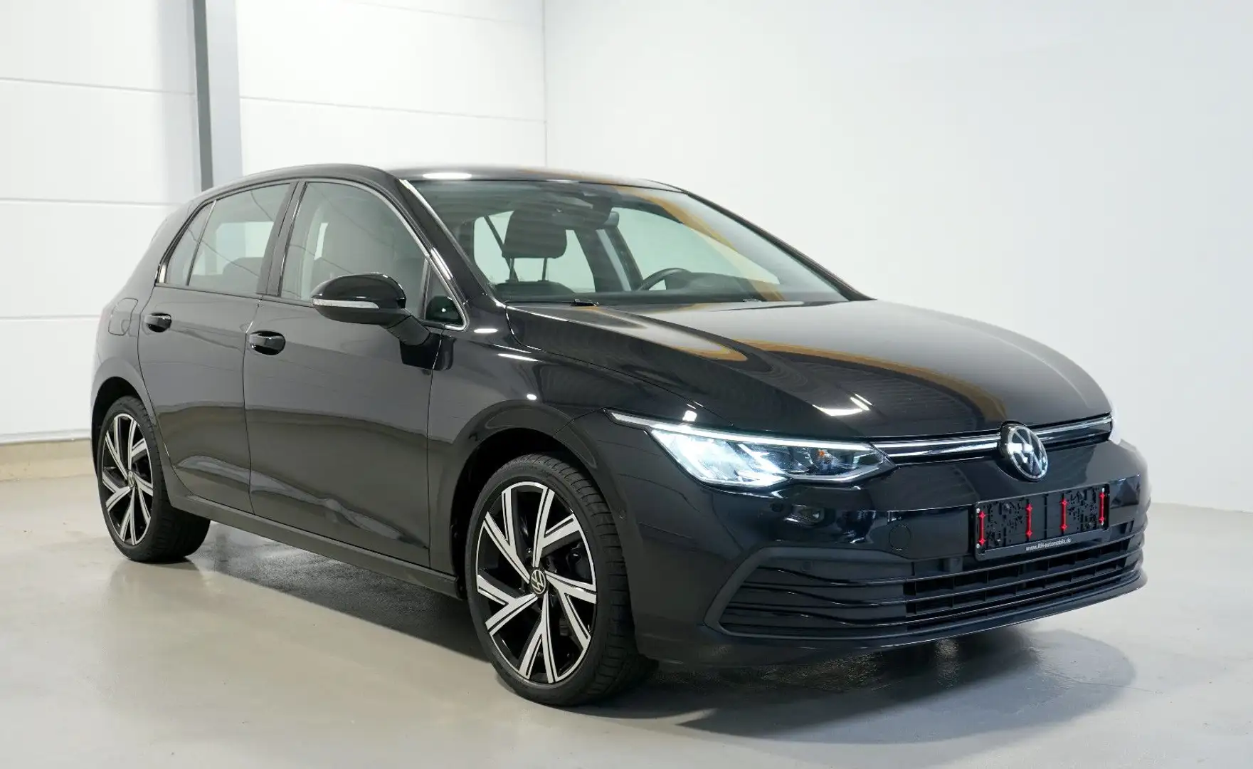 Volkswagen Golf VIII Lim. 2.0 TDI Life *KAMERA*LED*ACC* Schwarz - 1