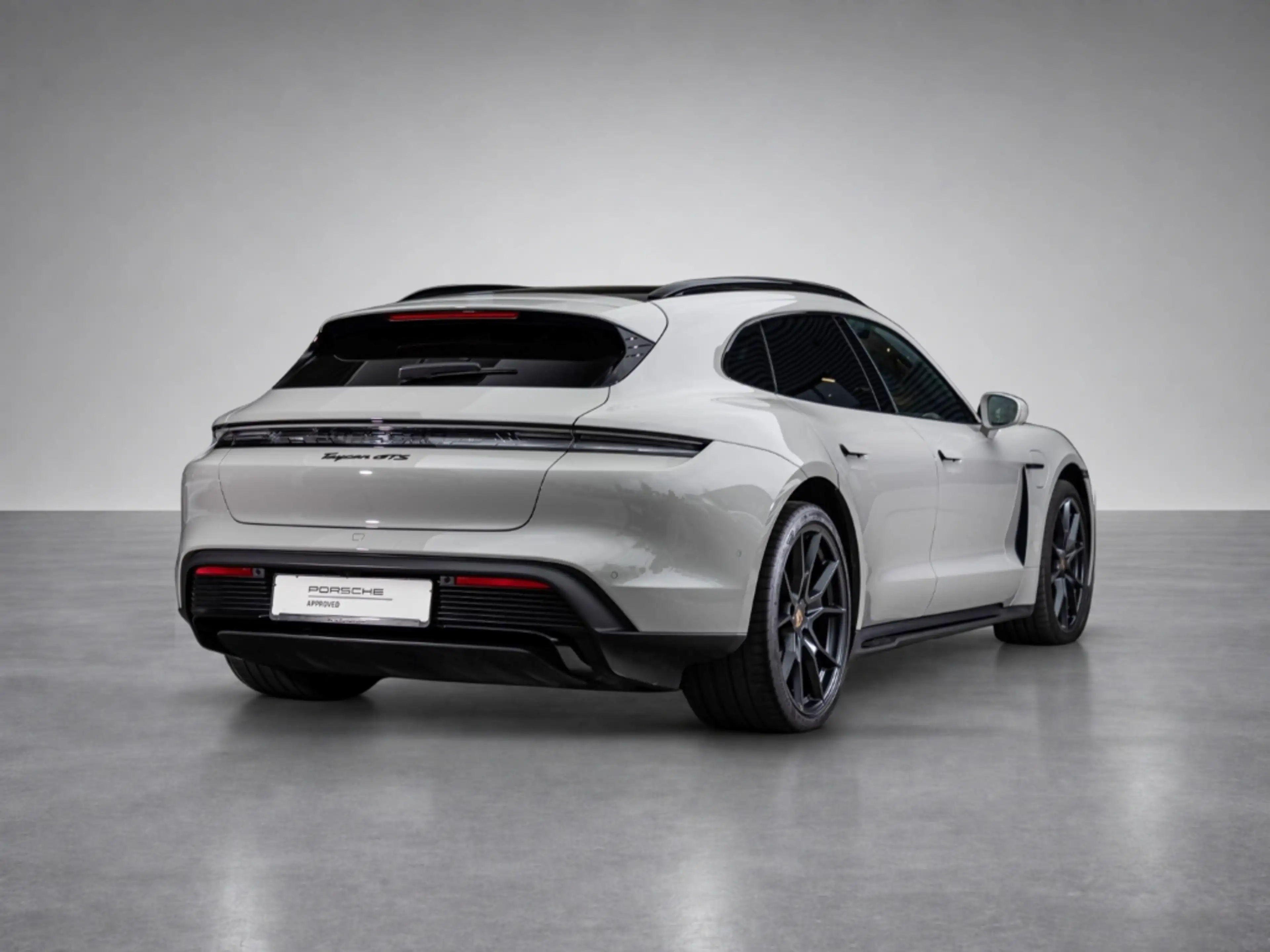 Porsche Taycan GTS Sport Turismo — photo 2