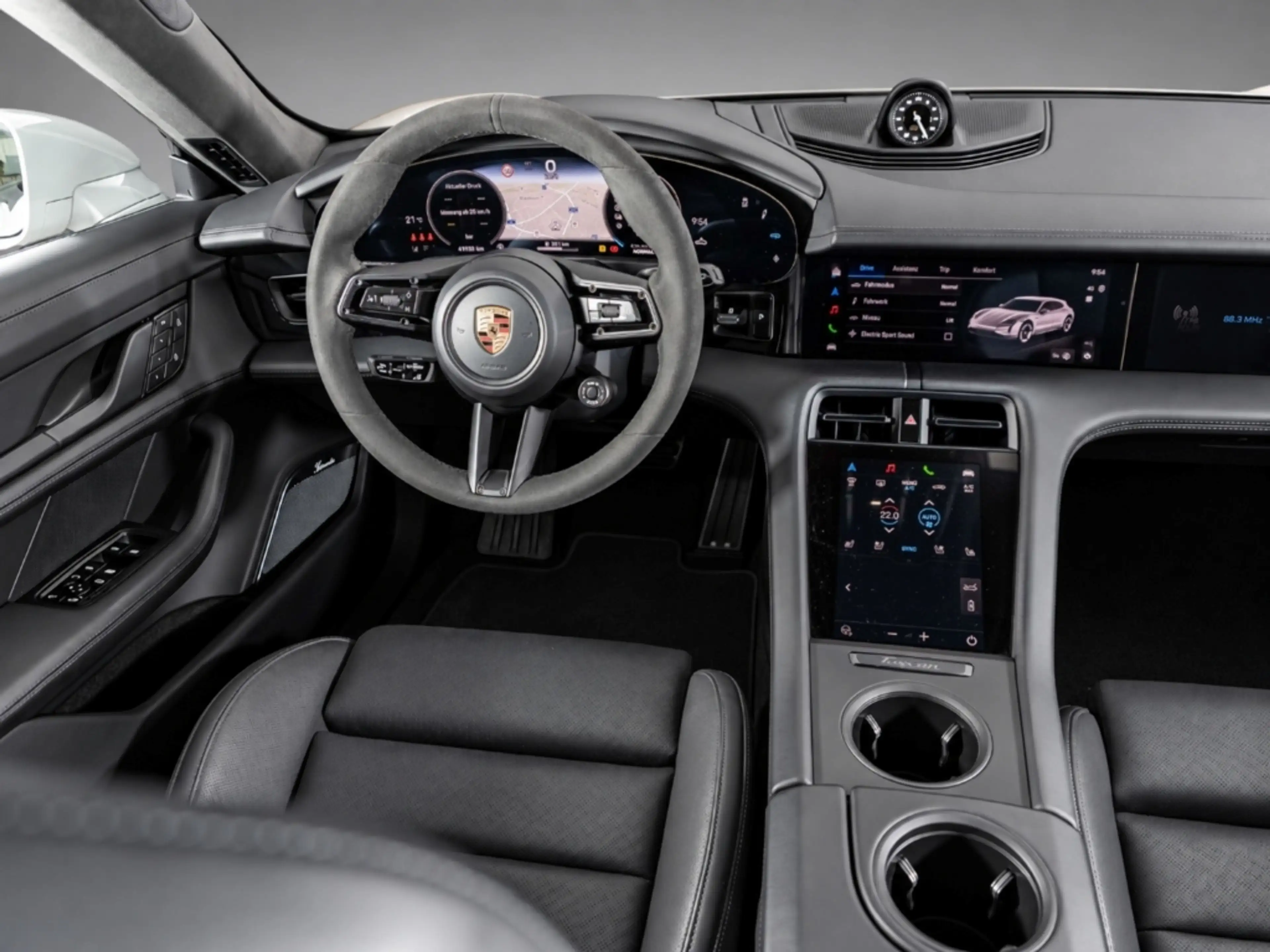 Porsche Taycan GTS Sport Turismo — photo 14