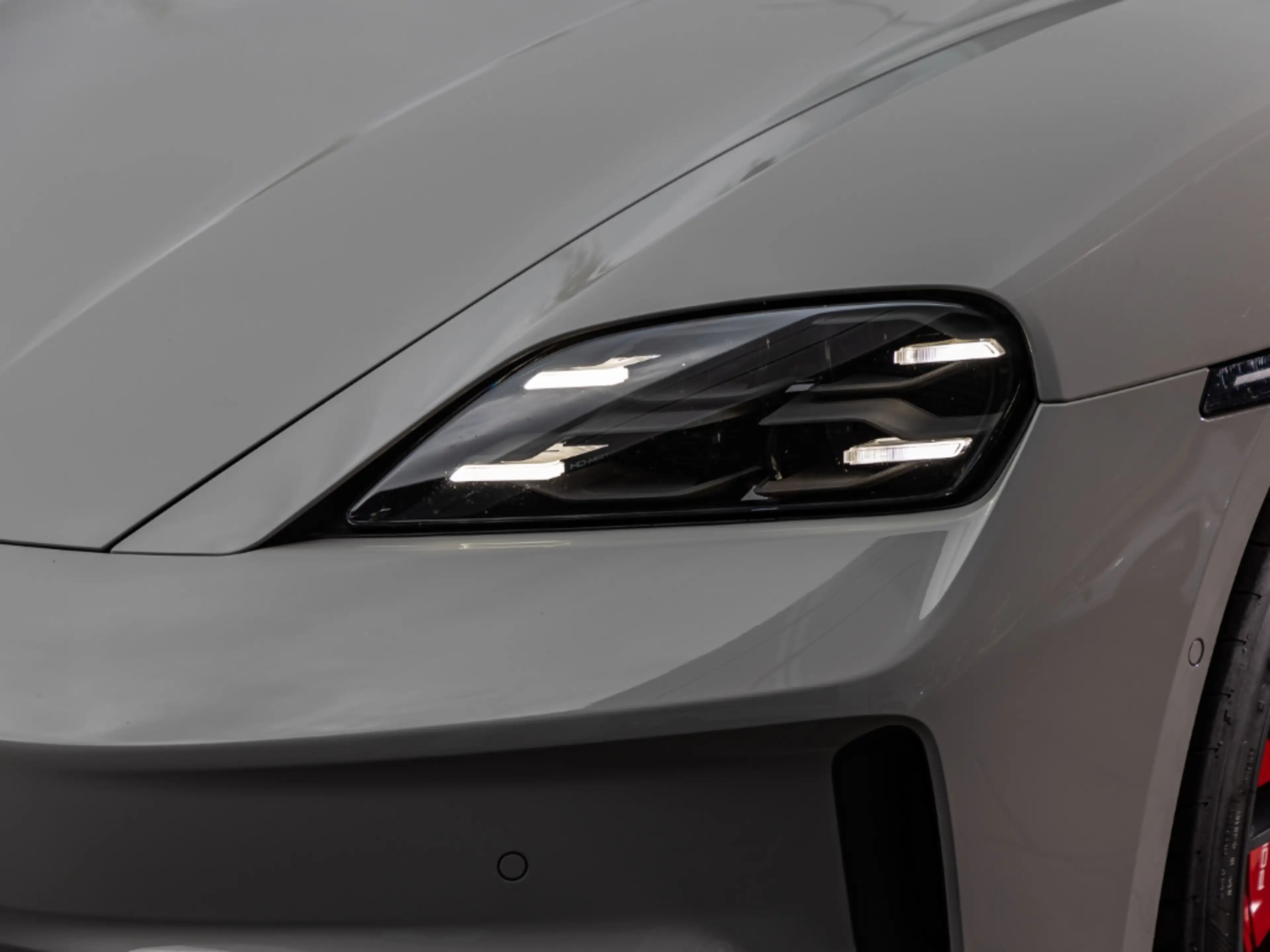 Porsche Taycan GTS Sport Turismo — photo 9