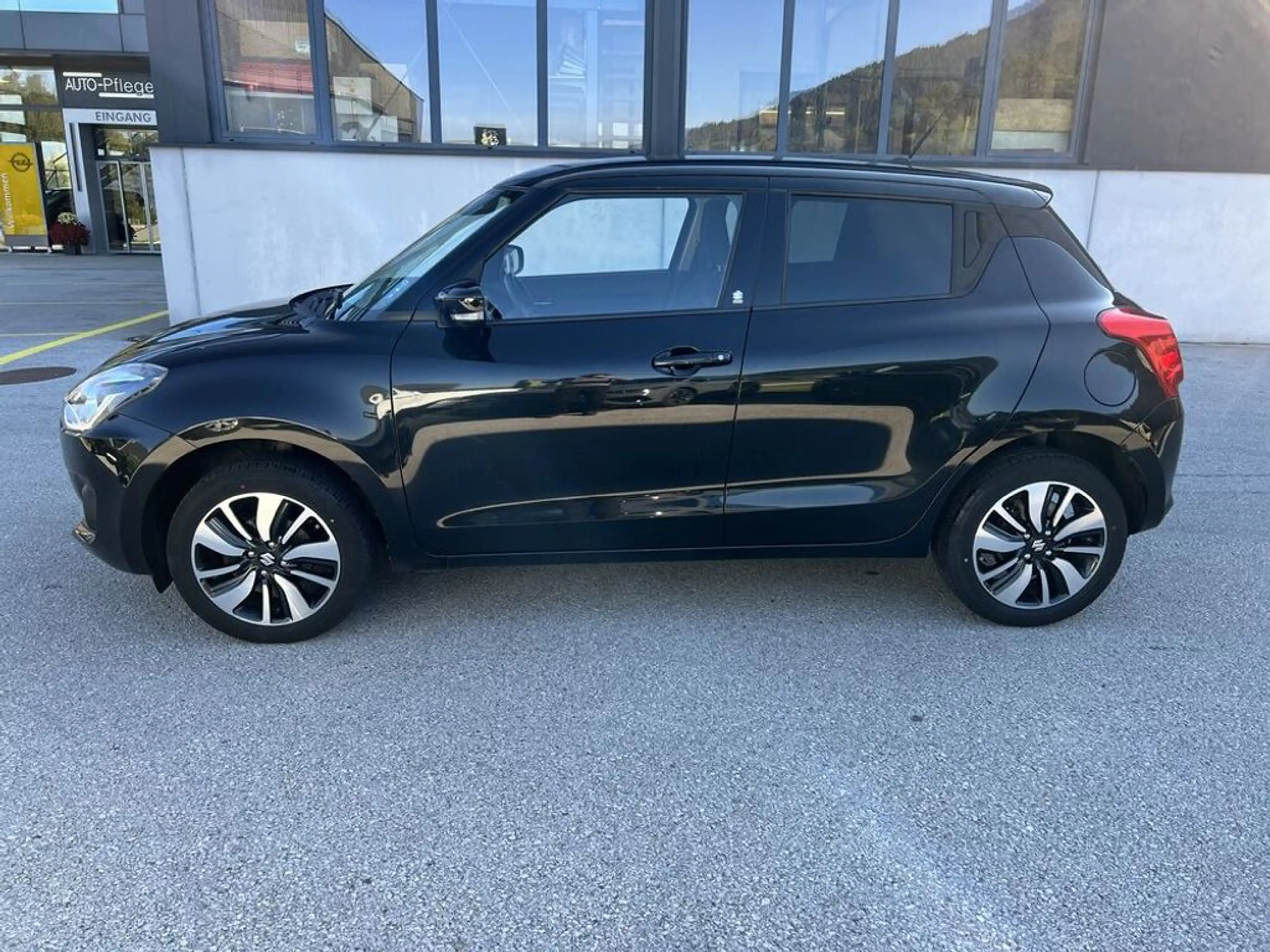 Suzuki Swift 1.2 DJ Hybrid ALLGRIP flash — photo 3