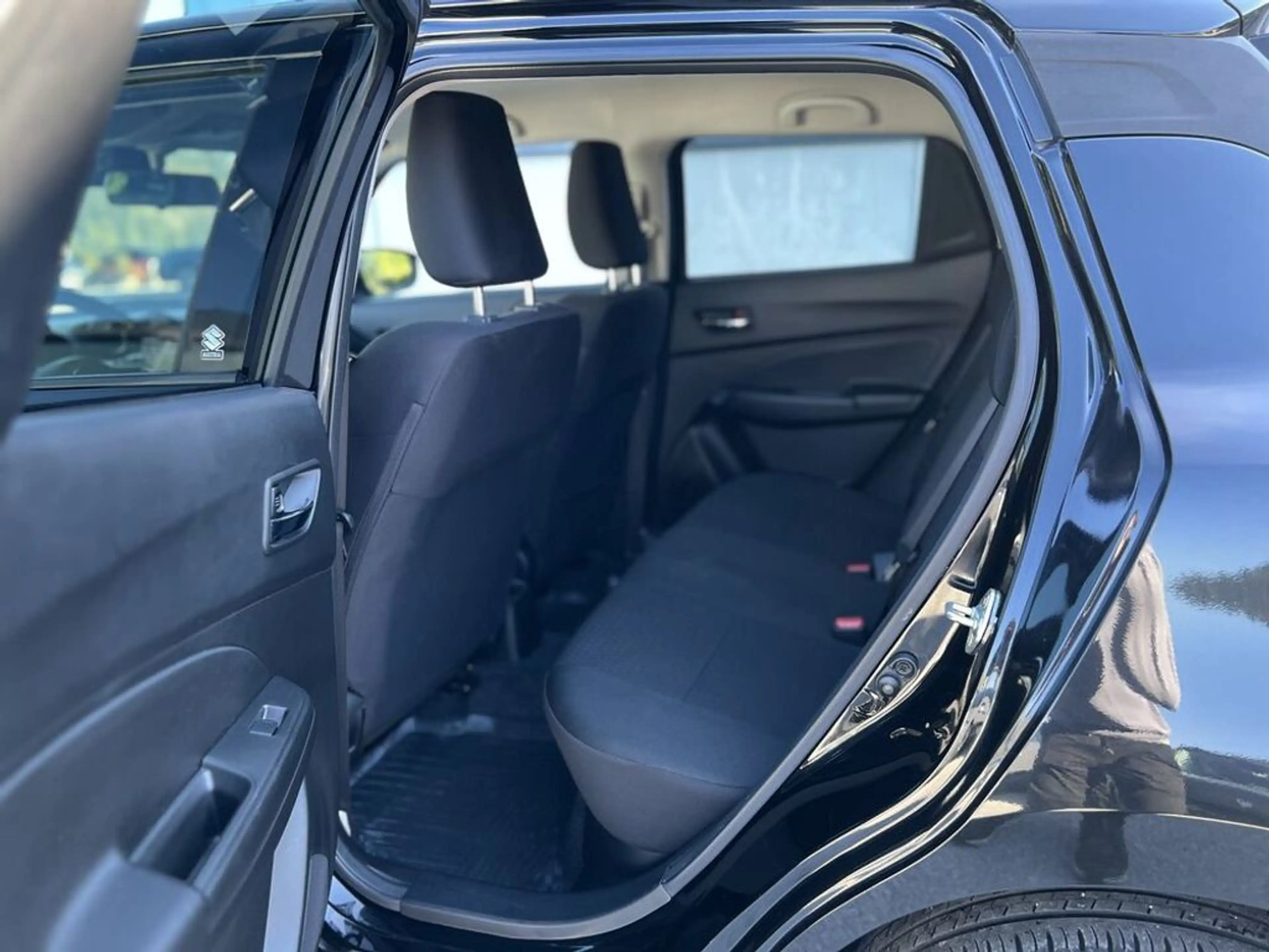 Suzuki Swift 1.2 DJ Hybrid ALLGRIP flash — photo 12
