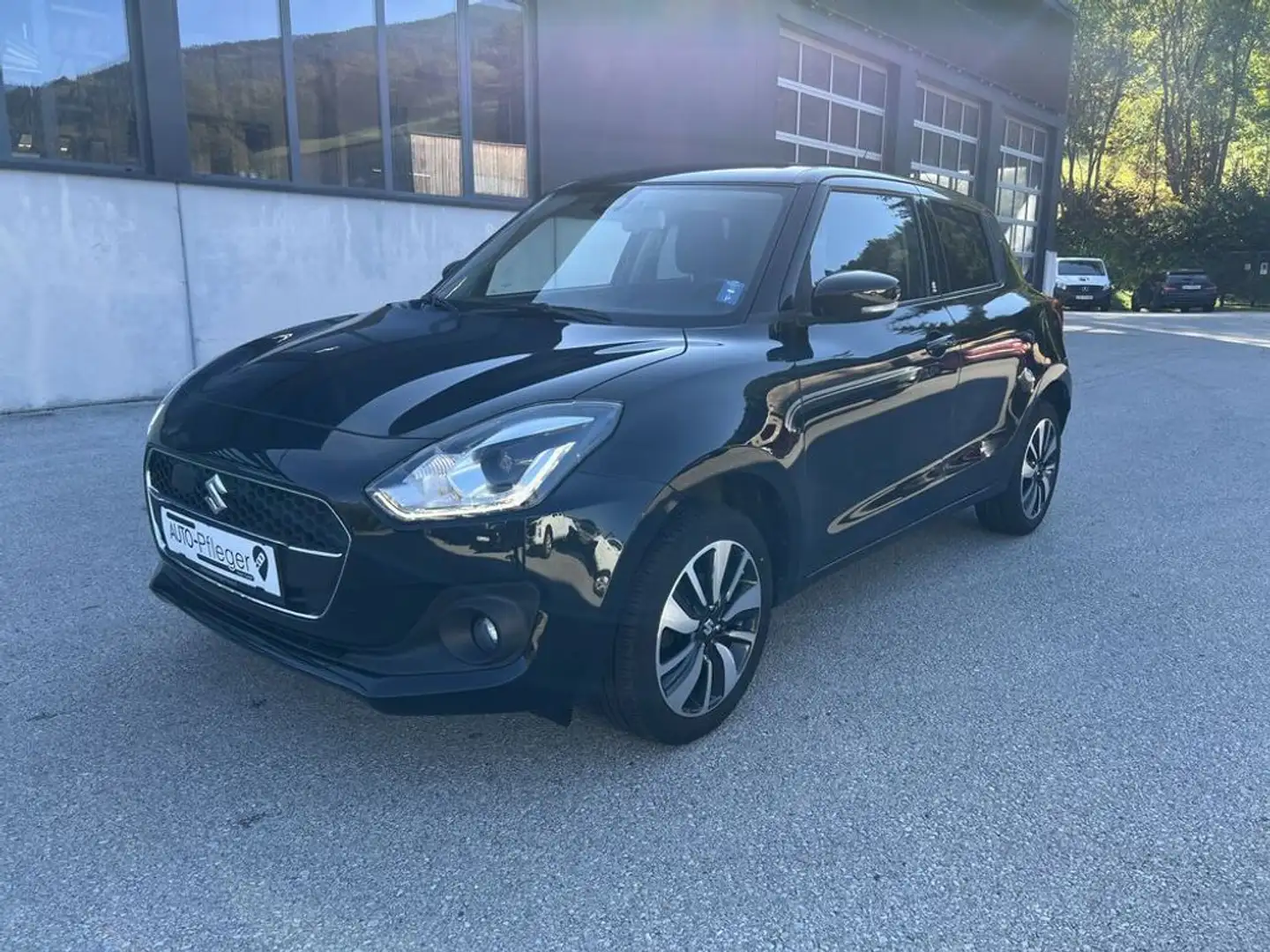 Suzuki Swift 1.2 DJ Hybrid ALLGRIP flash Schwarz - 1