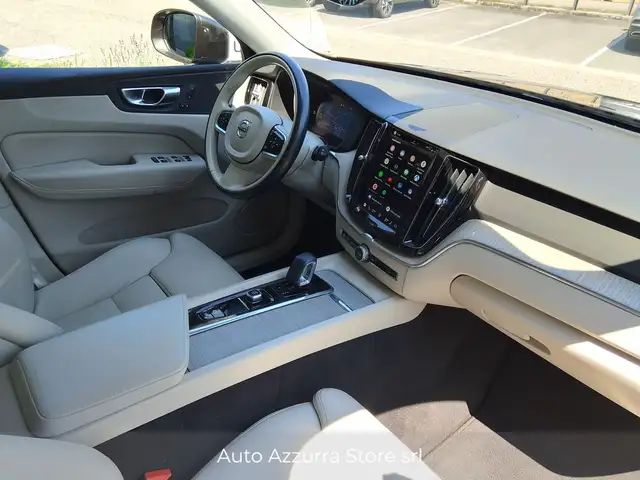 Volvo XC60 view 14