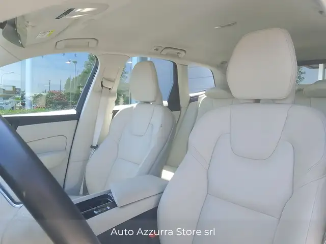 Volvo XC60 view 8