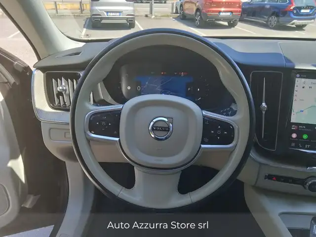 Volvo XC60 view 12