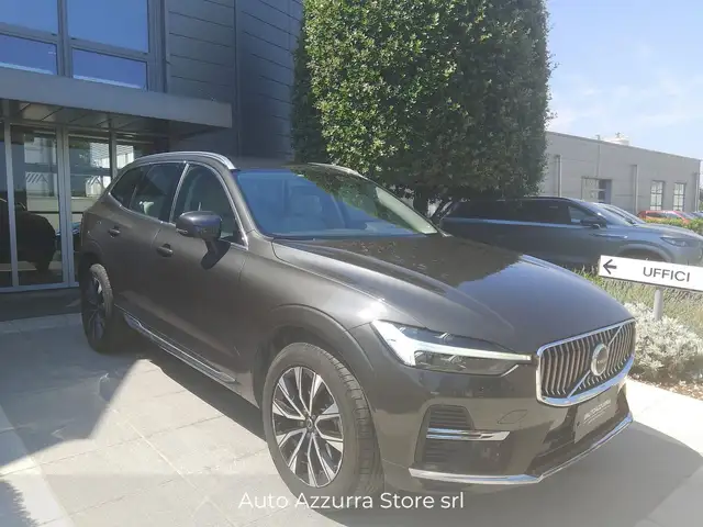 Volvo XC60 main image