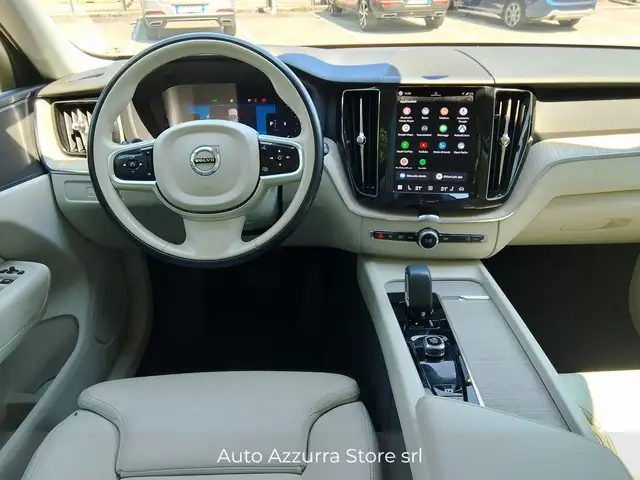 Volvo XC60 view 11