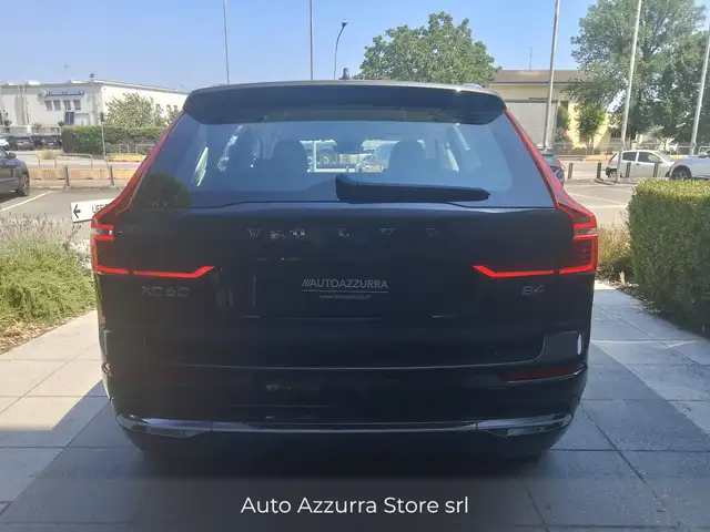 Volvo XC60 view 5