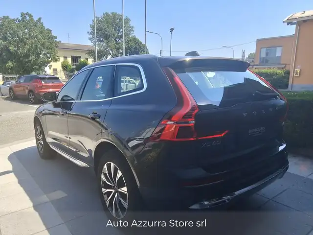 Volvo XC60 view 4