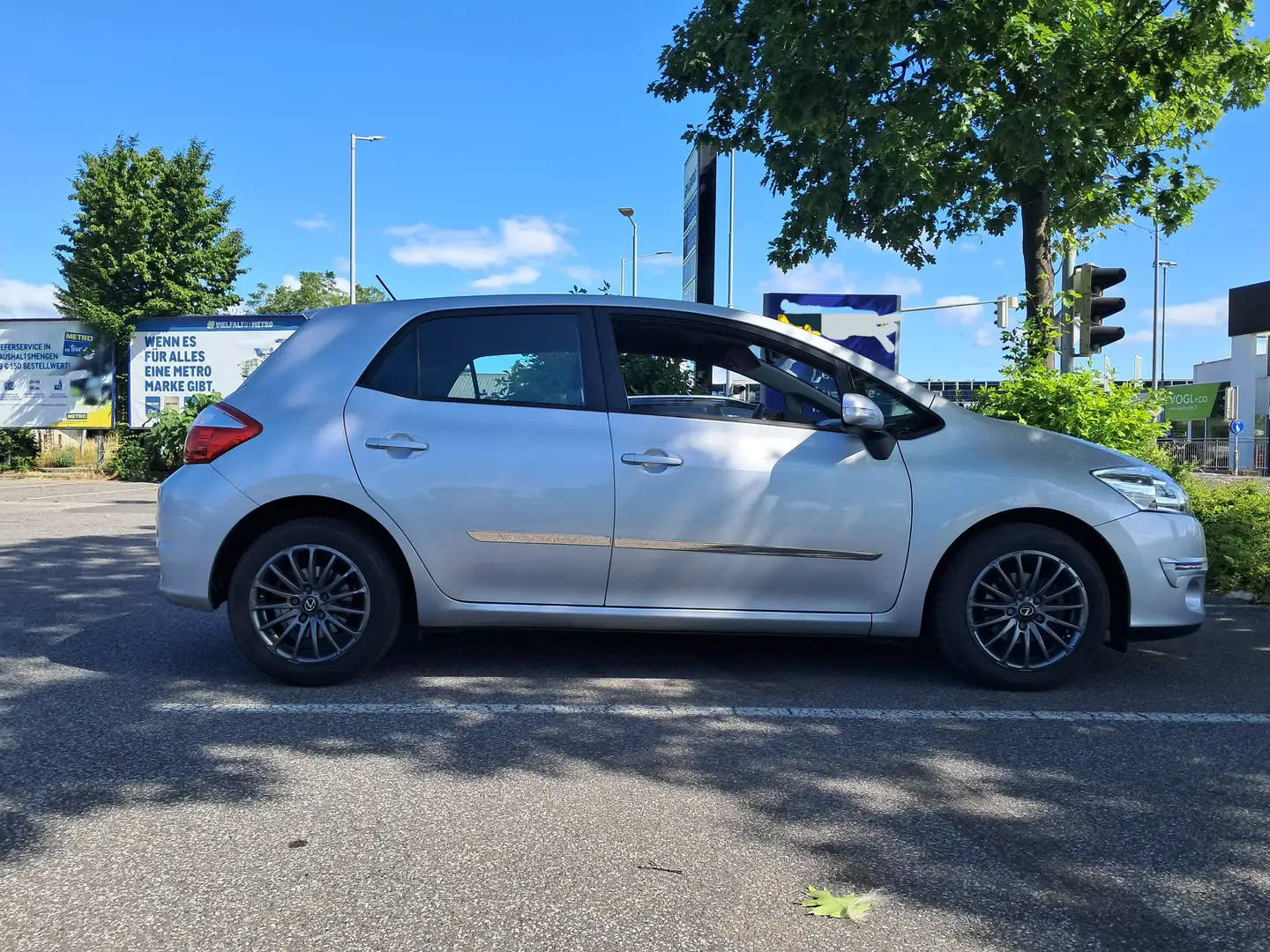 Toyota Auris Auris 1,33 dVVT-i S Silber - 1