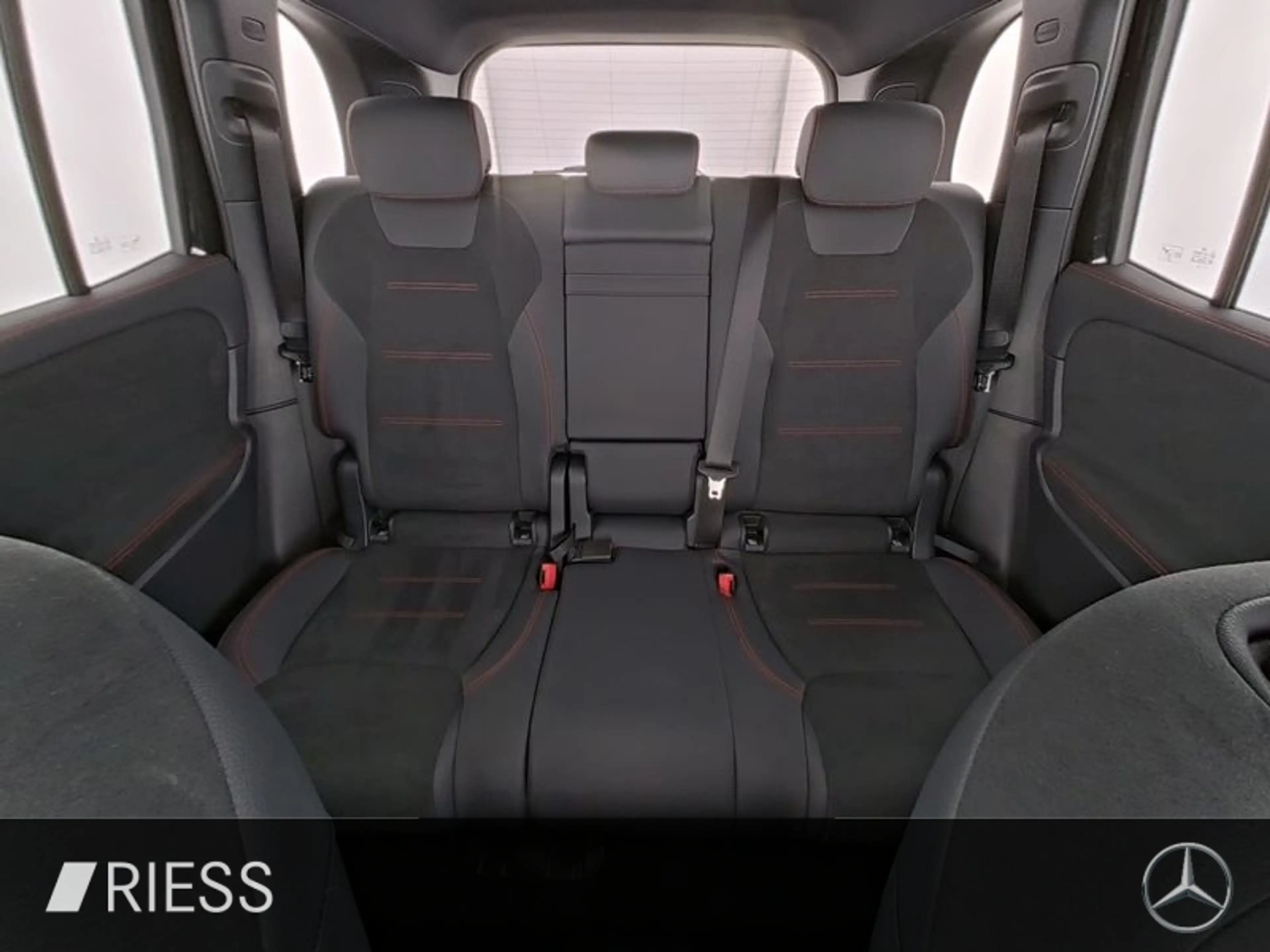 Mercedes-Benz EQB 350 4MATIC 360 ACC AUT HUD Kam. KeyLess LED — photo 8