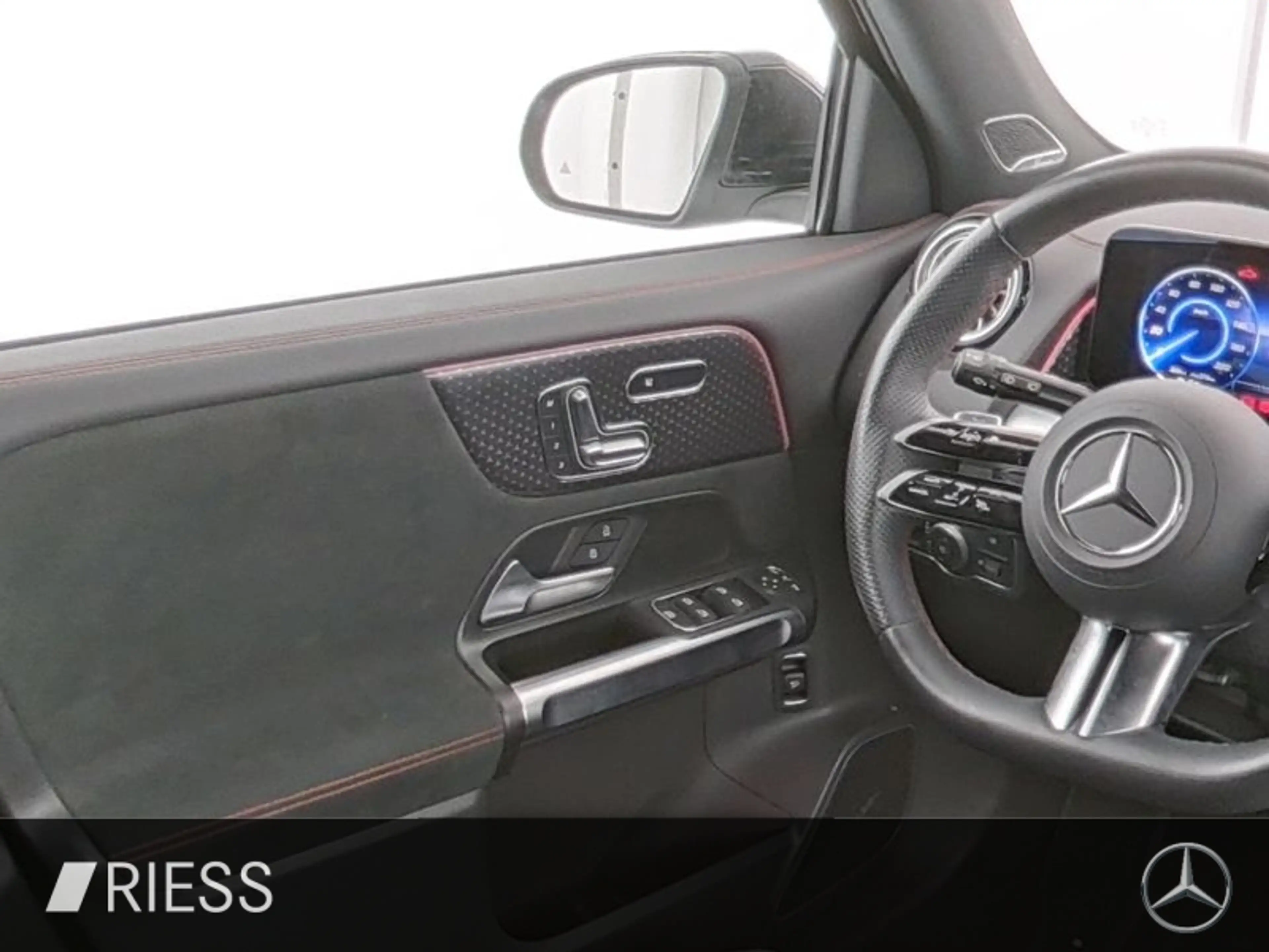 Mercedes-Benz EQB 350 4MATIC 360 ACC AUT HUD Kam. KeyLess LED — photo 9