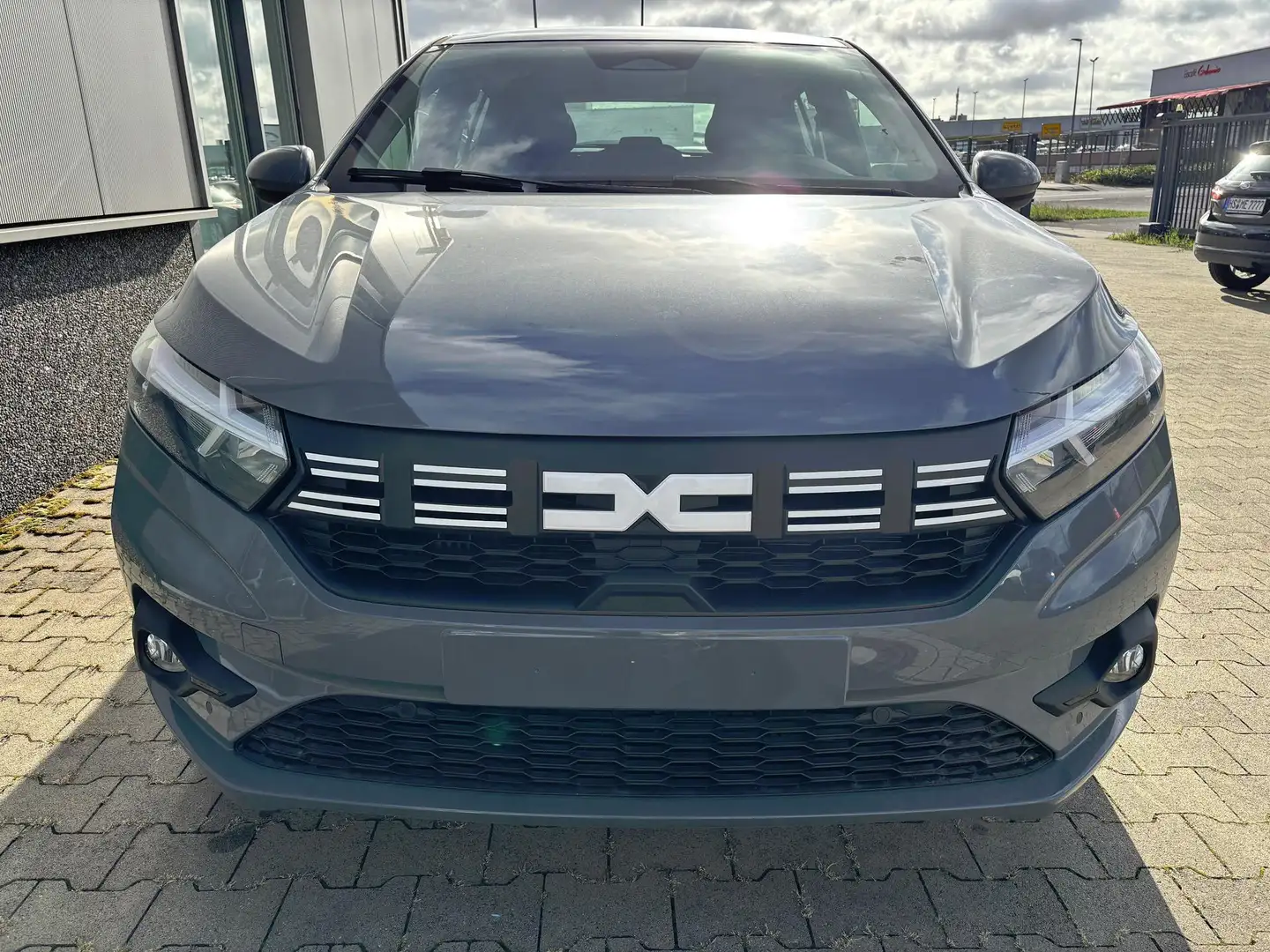 Dacia Sandero Expression 1.0 ECO-G 100 BENZIN/LPG-GASANLAGE, ... Grau - 2