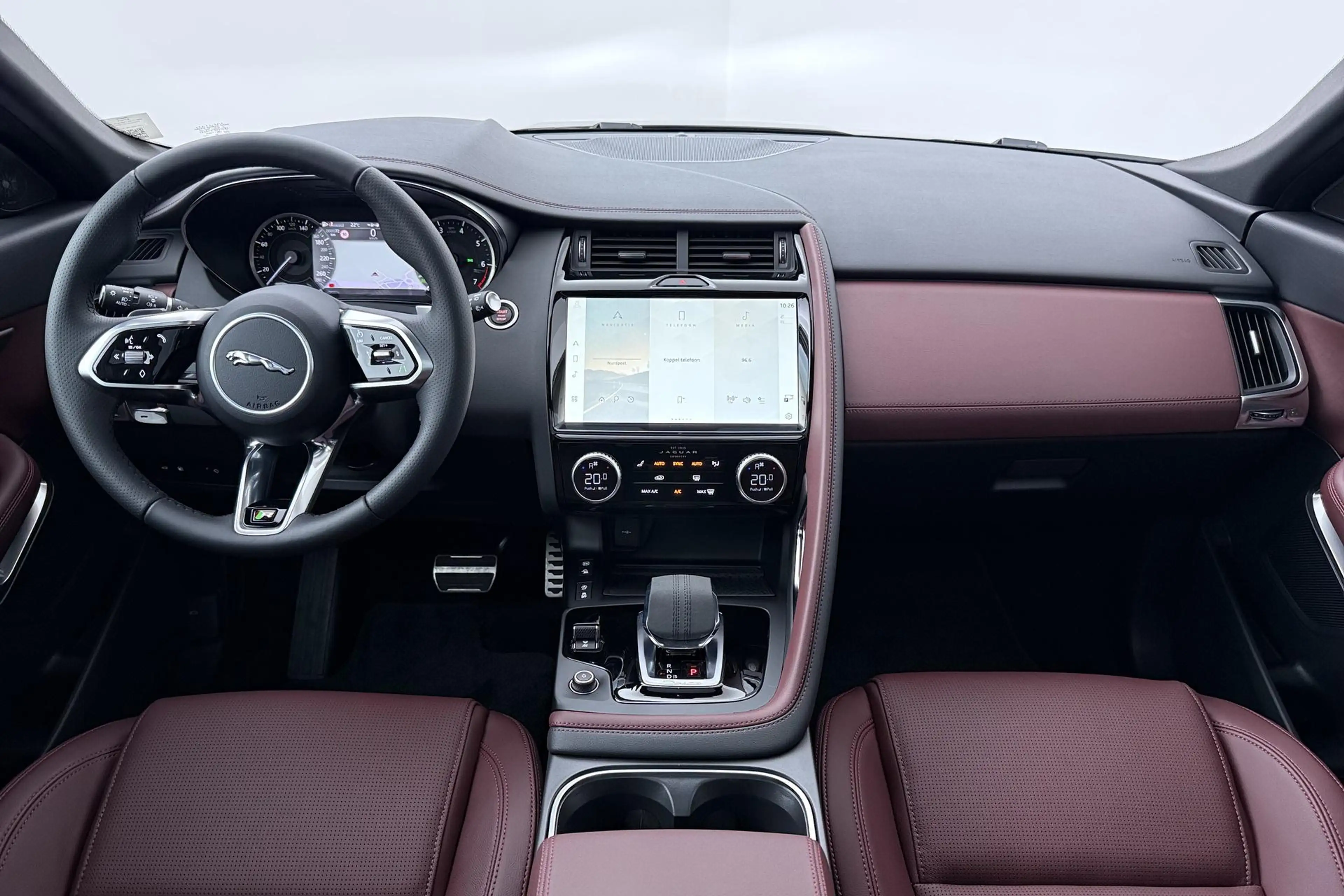 Jaguar E-Pace P300e AWD R-Dynamic S | ACC | Panoramadak | Memory — photo 4
