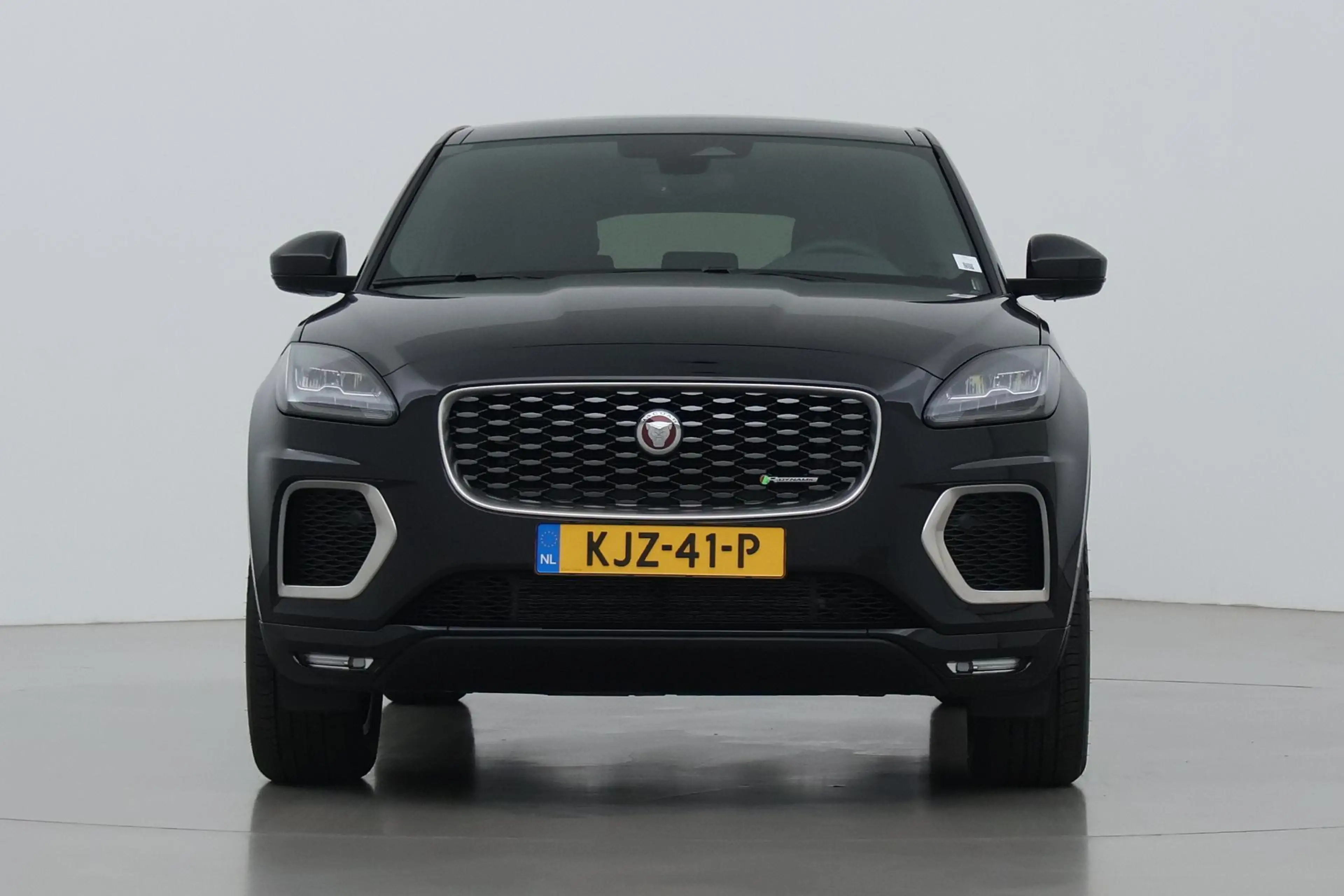 Jaguar E-Pace P300e AWD R-Dynamic S | ACC | Panoramadak | Memory — photo 16