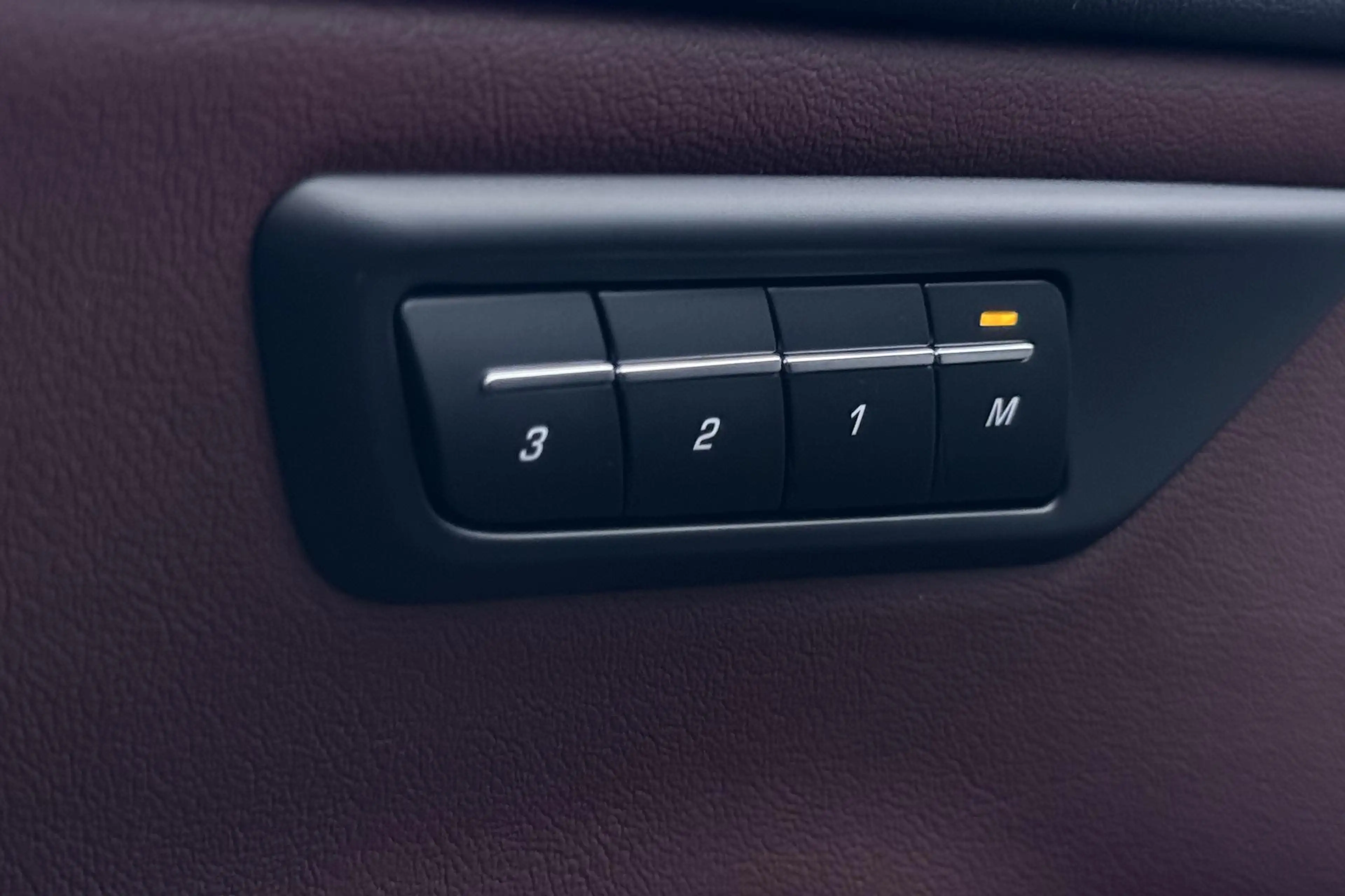 Jaguar E-Pace P300e AWD R-Dynamic S | ACC | Panoramadak | Memory — photo 14