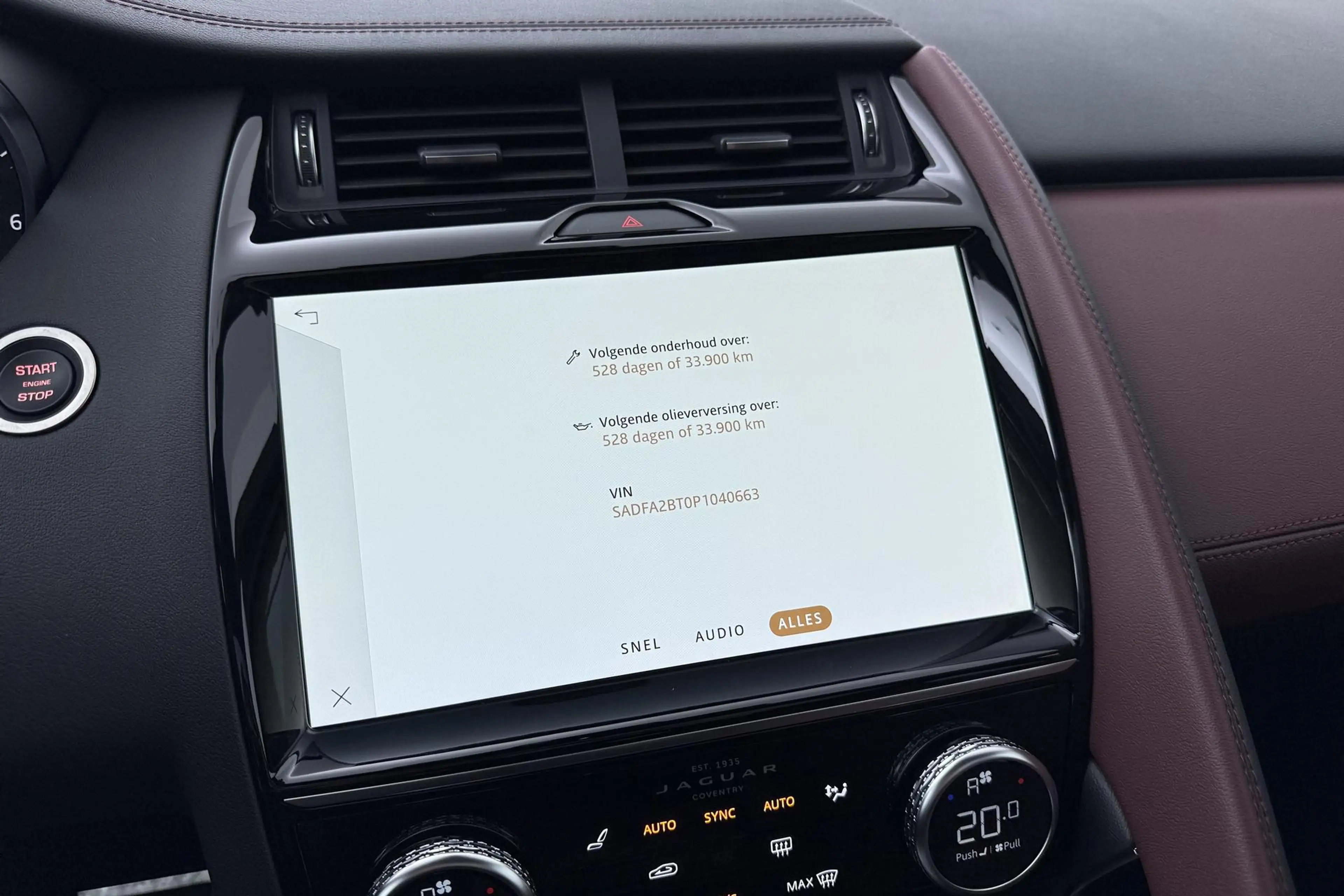 Jaguar E-Pace P300e AWD R-Dynamic S | ACC | Panoramadak | Memory — photo 29