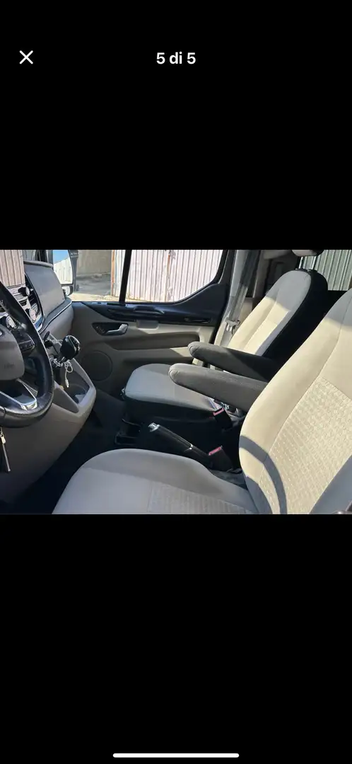 Ford Tourneo Custom - 1