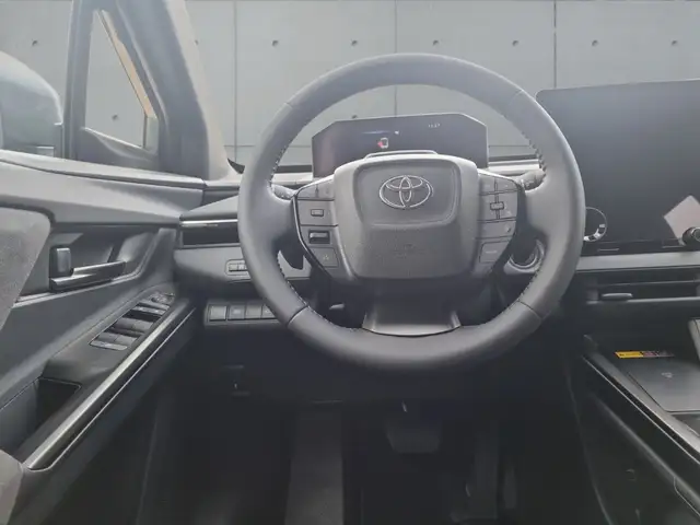 Toyota C-HR+ view 6