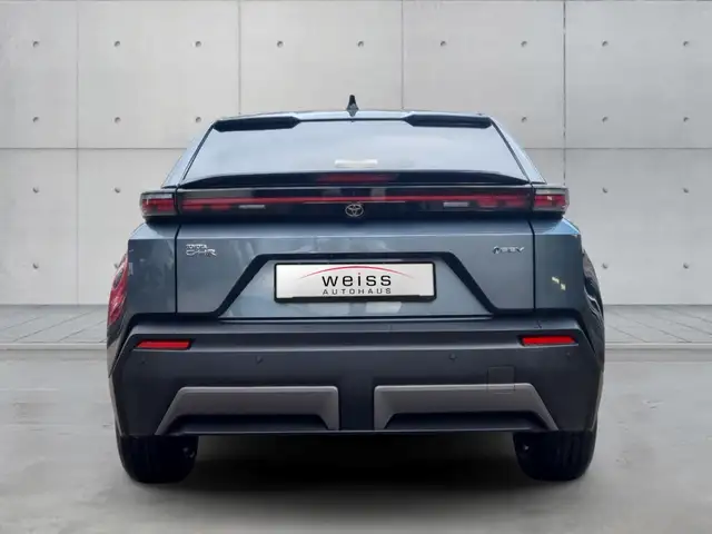 Toyota C-HR+ view 4