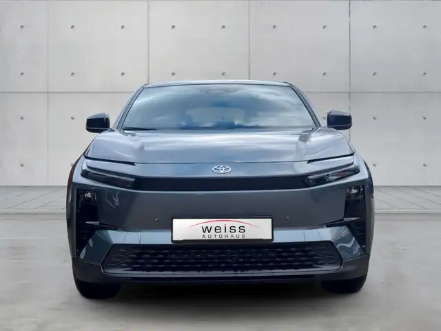 Toyota C-HR+ view 5
