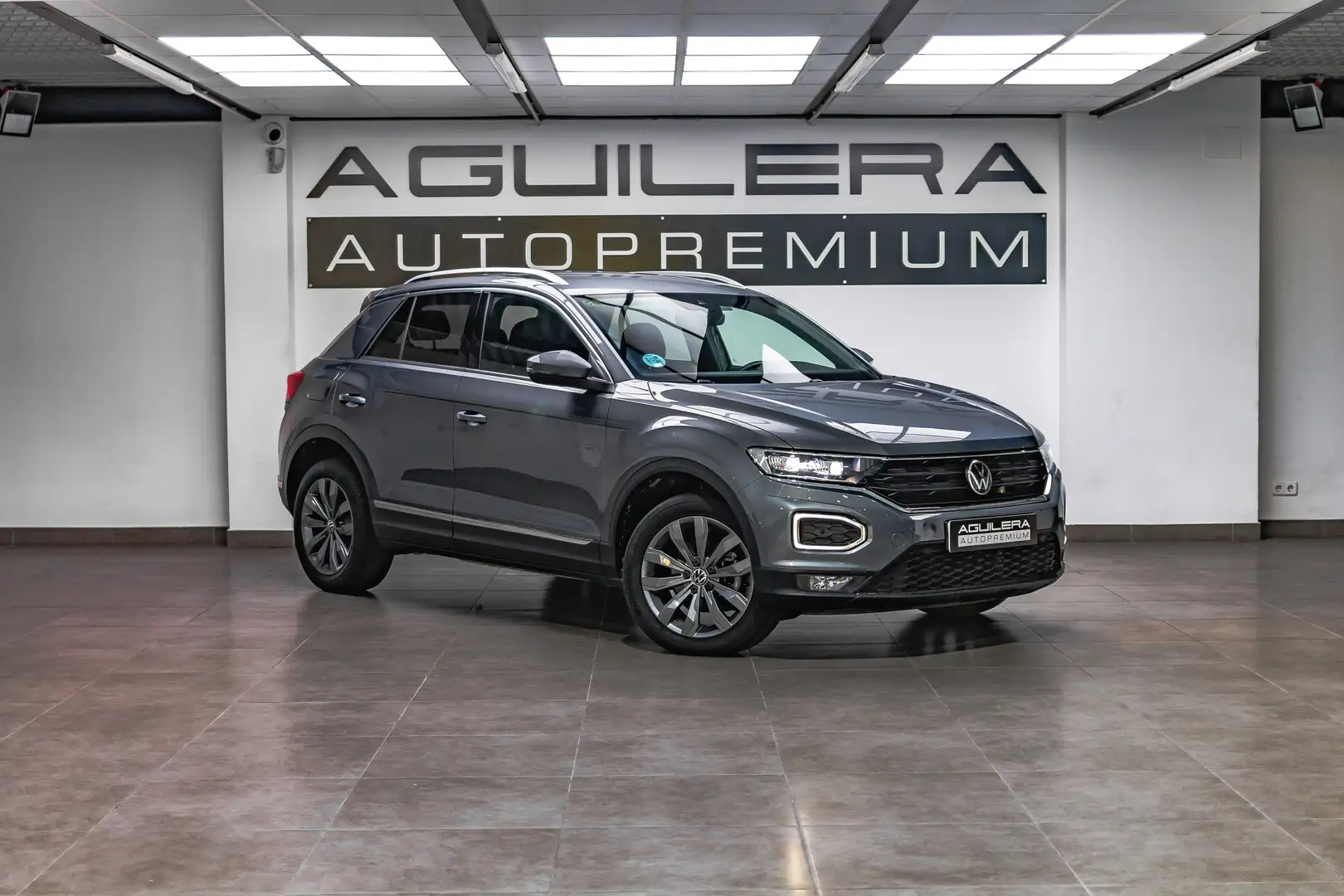 Volkswagen T-Roc 1.5 TSI Sport Gris - 1