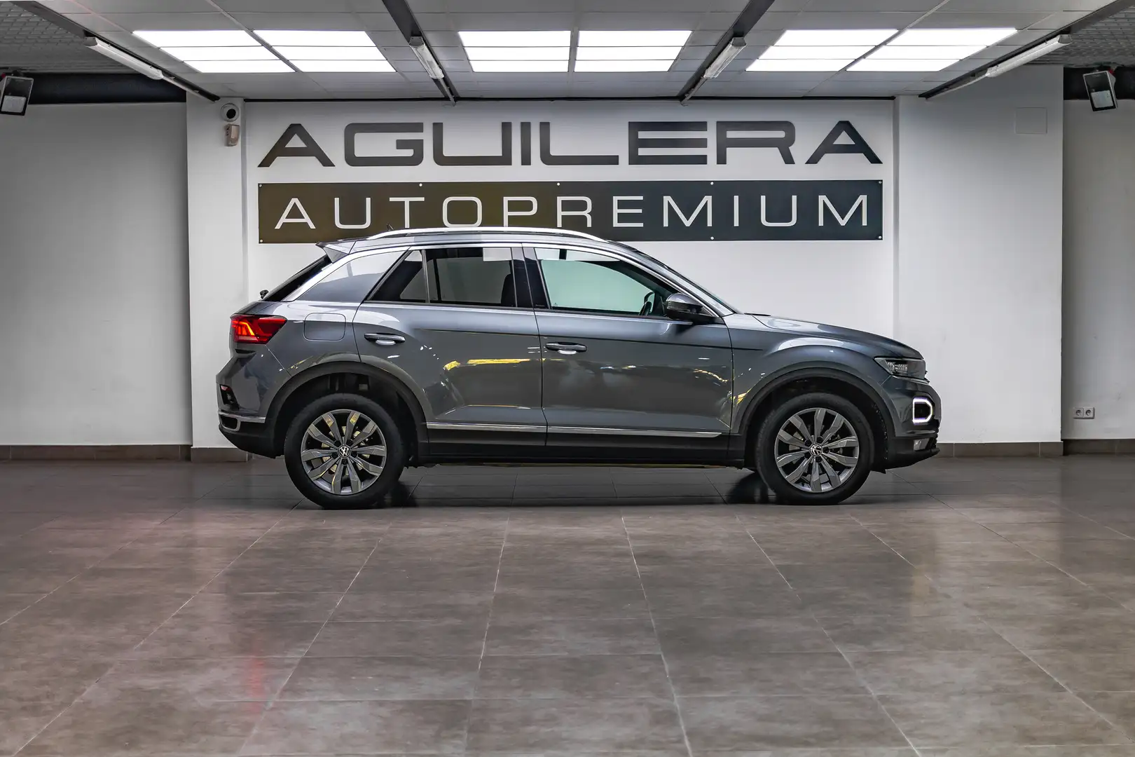 Volkswagen T-Roc 1.5 TSI Sport Gris - 2
