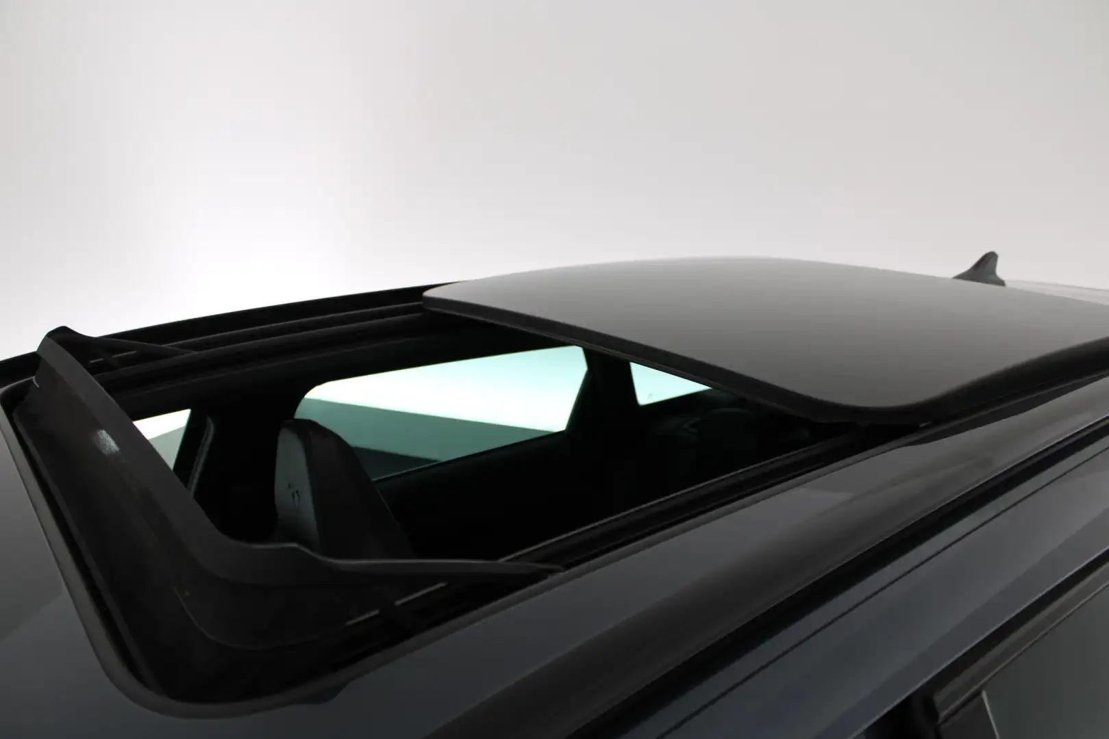 CUPRA Leon Sportstourer 1.4 245pk e-Hybrid VZ Copper Edition Grijs - 2