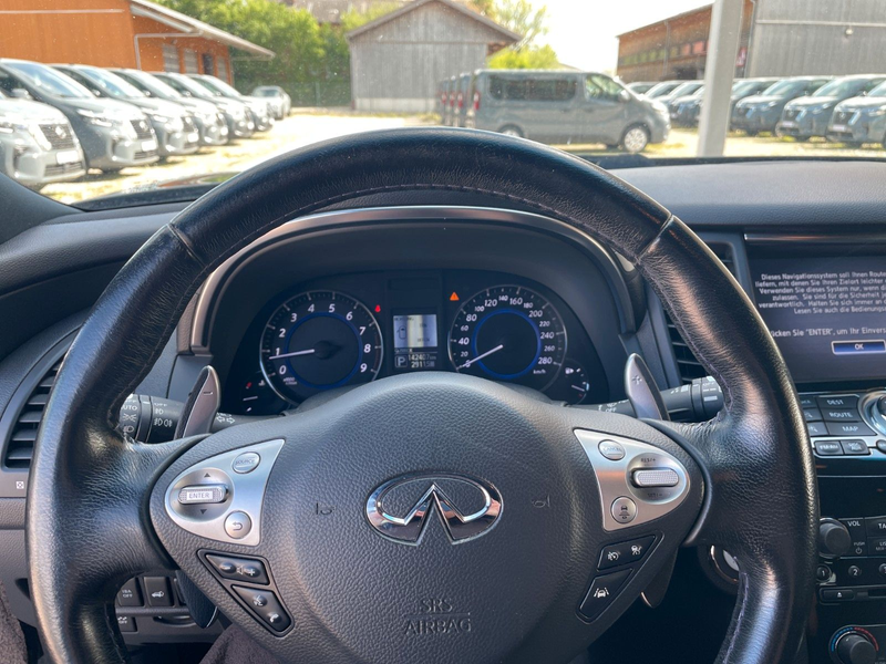 Infiniti QX70 3.7 AWD Aut. Automatik - S Premium — photo 8