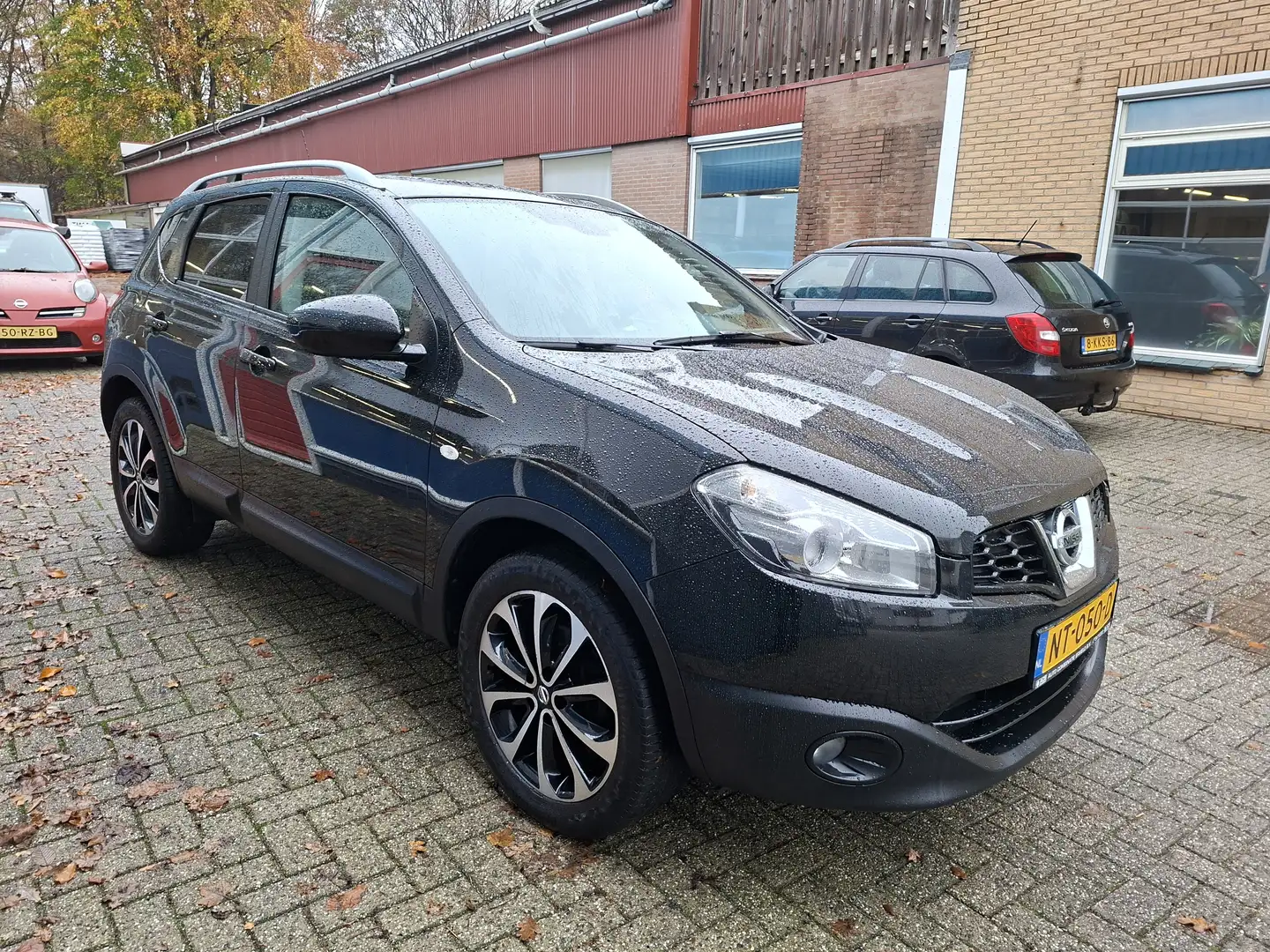 Nissan Qashqai 1.6 Connect Edition Panoramadak Navigatie RIJKLAAR Zwart - 2