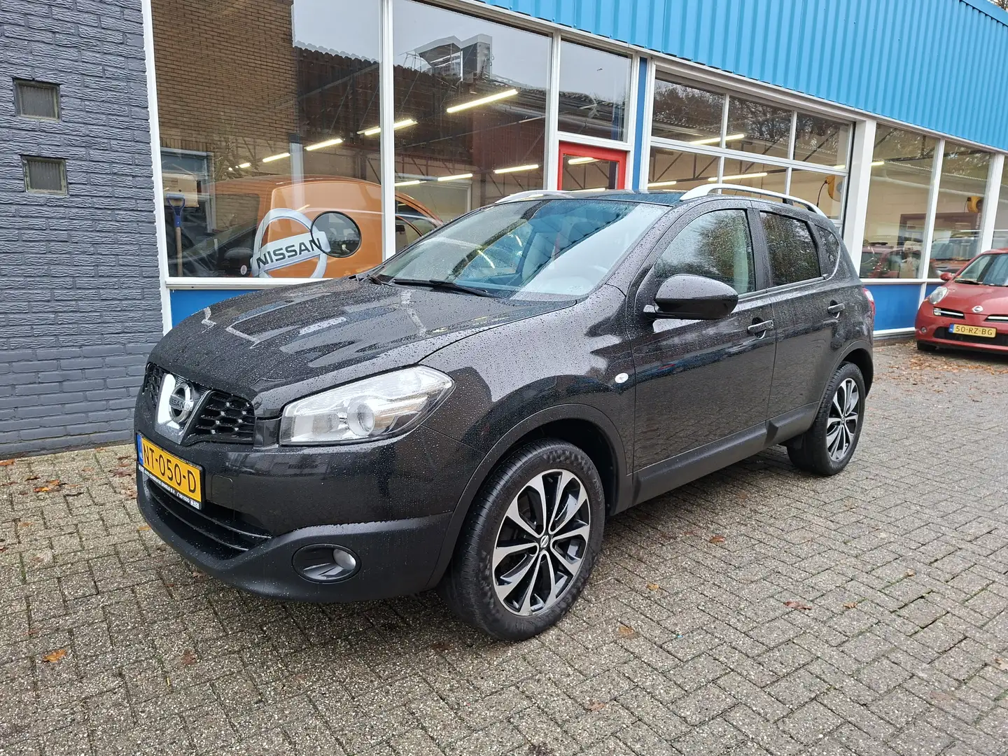 Nissan Qashqai 1.6 Connect Edition Panoramadak Navigatie RIJKLAAR Zwart - 1