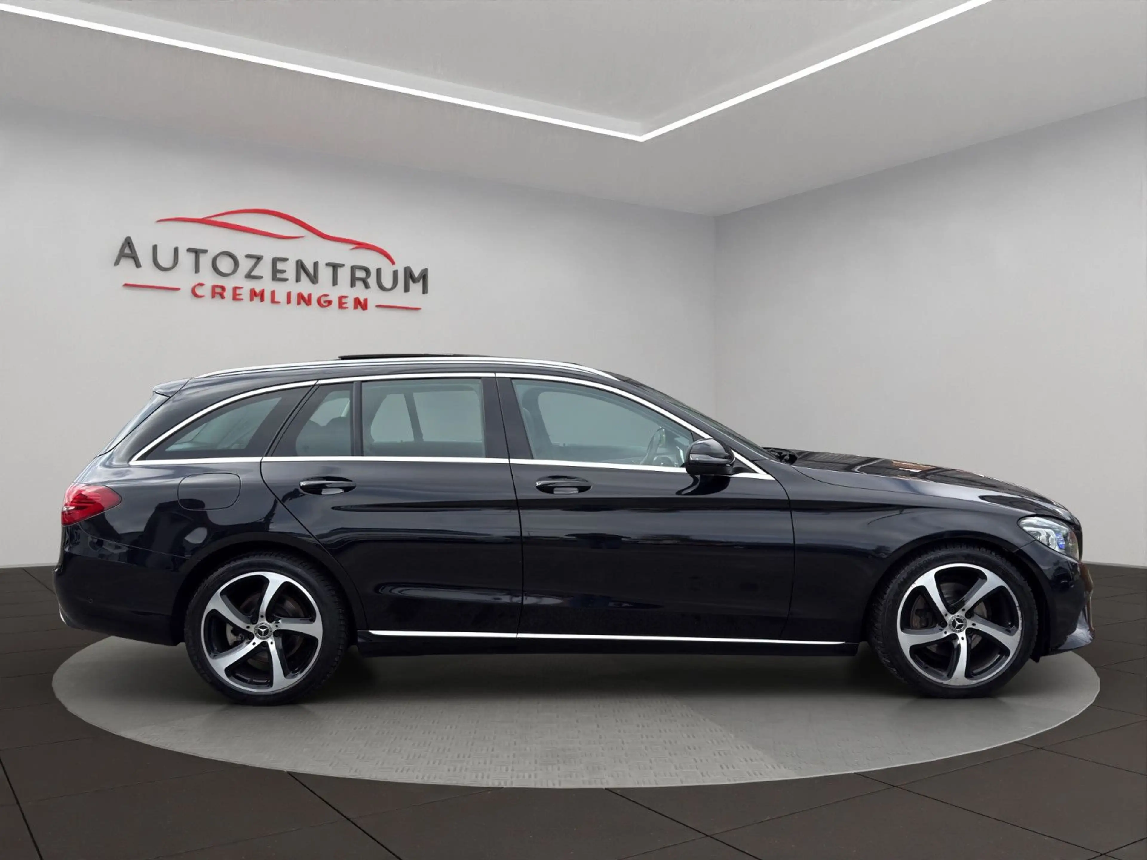 Mercedes-Benz C 220 C220d 9G T PANO LEDER MEMORY MULTIB CAM 17" — photo 4