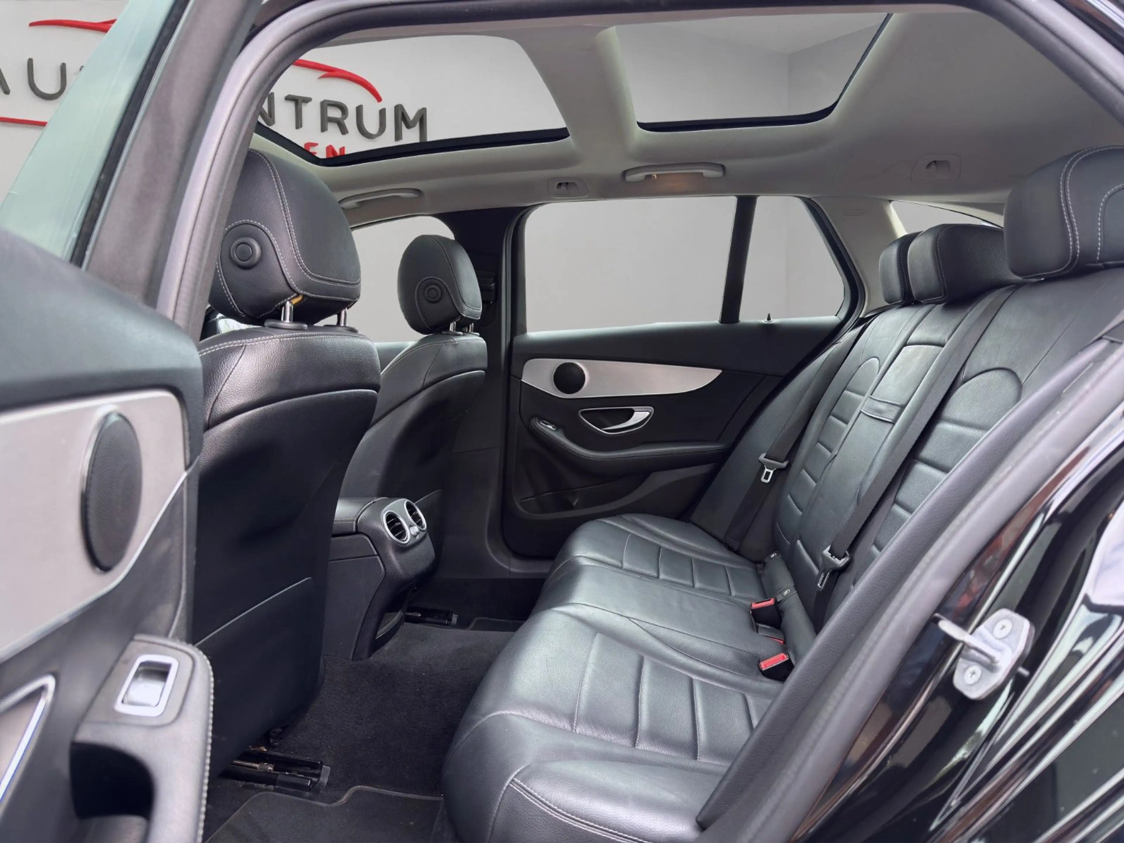 Mercedes-Benz C 220 C220d 9G T PANO LEDER MEMORY MULTIB CAM 17" — photo 12