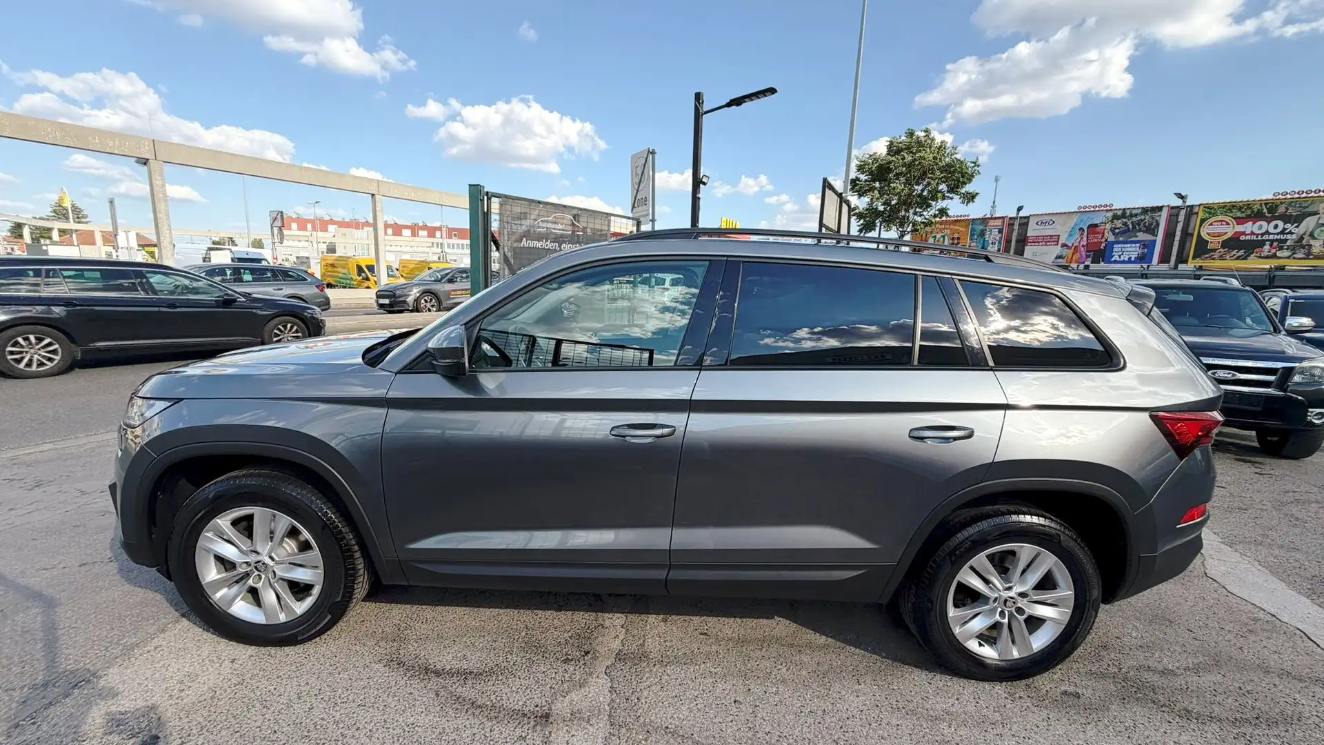 Skoda Kodiaq 2,0 TDI Ambition DSG Automatik 150PS topAusstattng Grau - 2