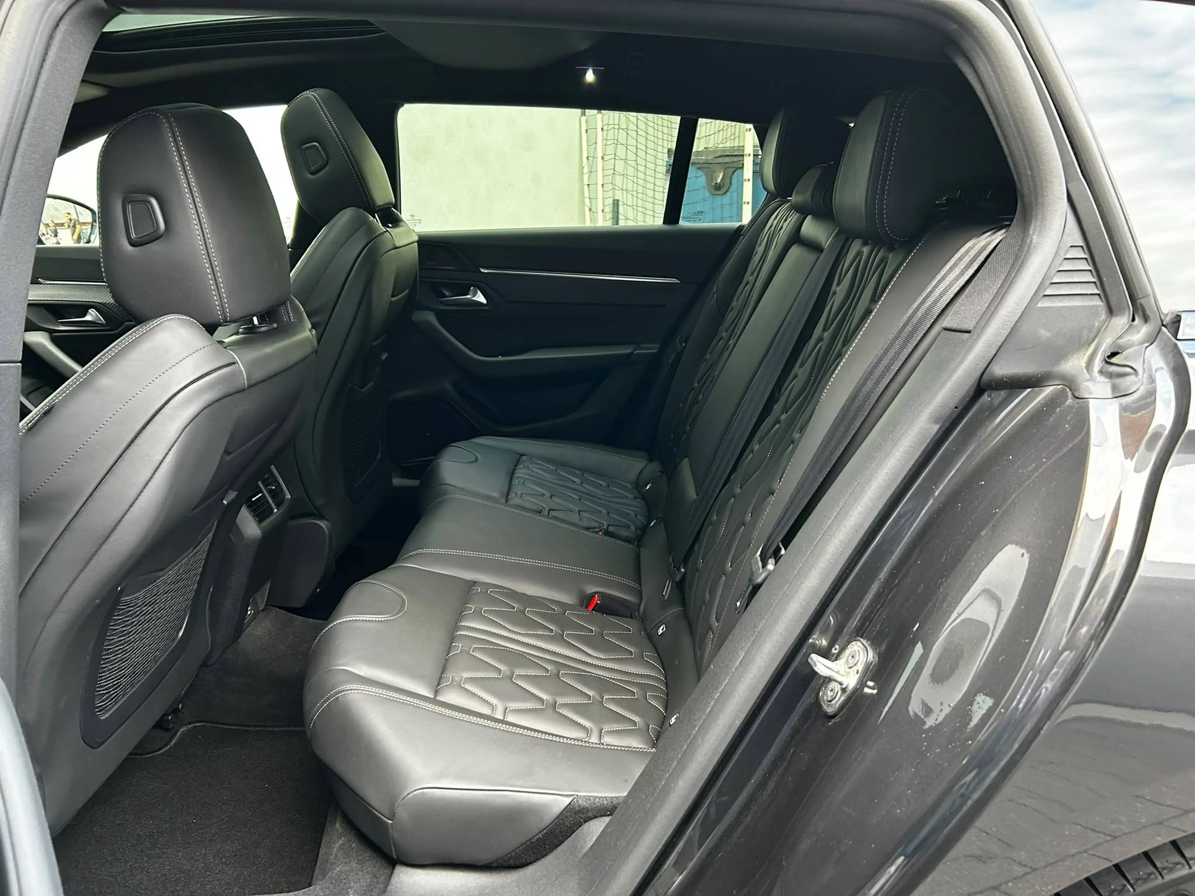Peugeot 508 Facelift SW GT 1.6i Plug in Hybride Full 1J Garantie — photo 10