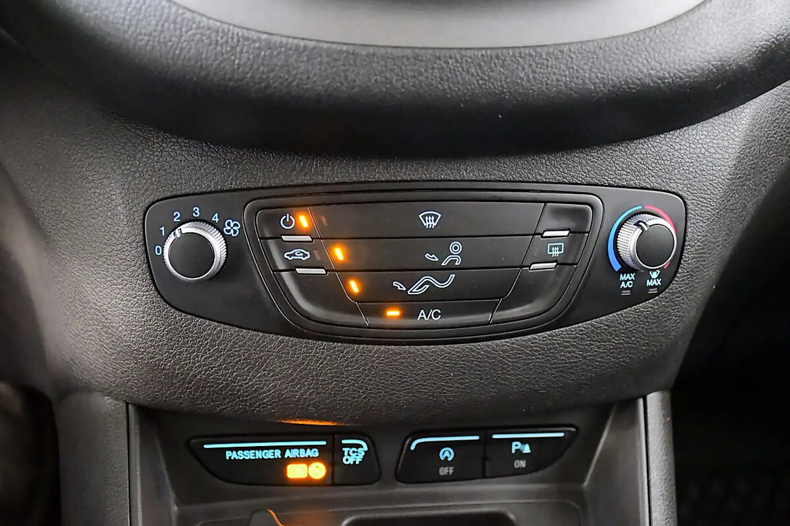 Ford Transit Courier Transit Courier 1,5 TDCi Trend Weiß - 2