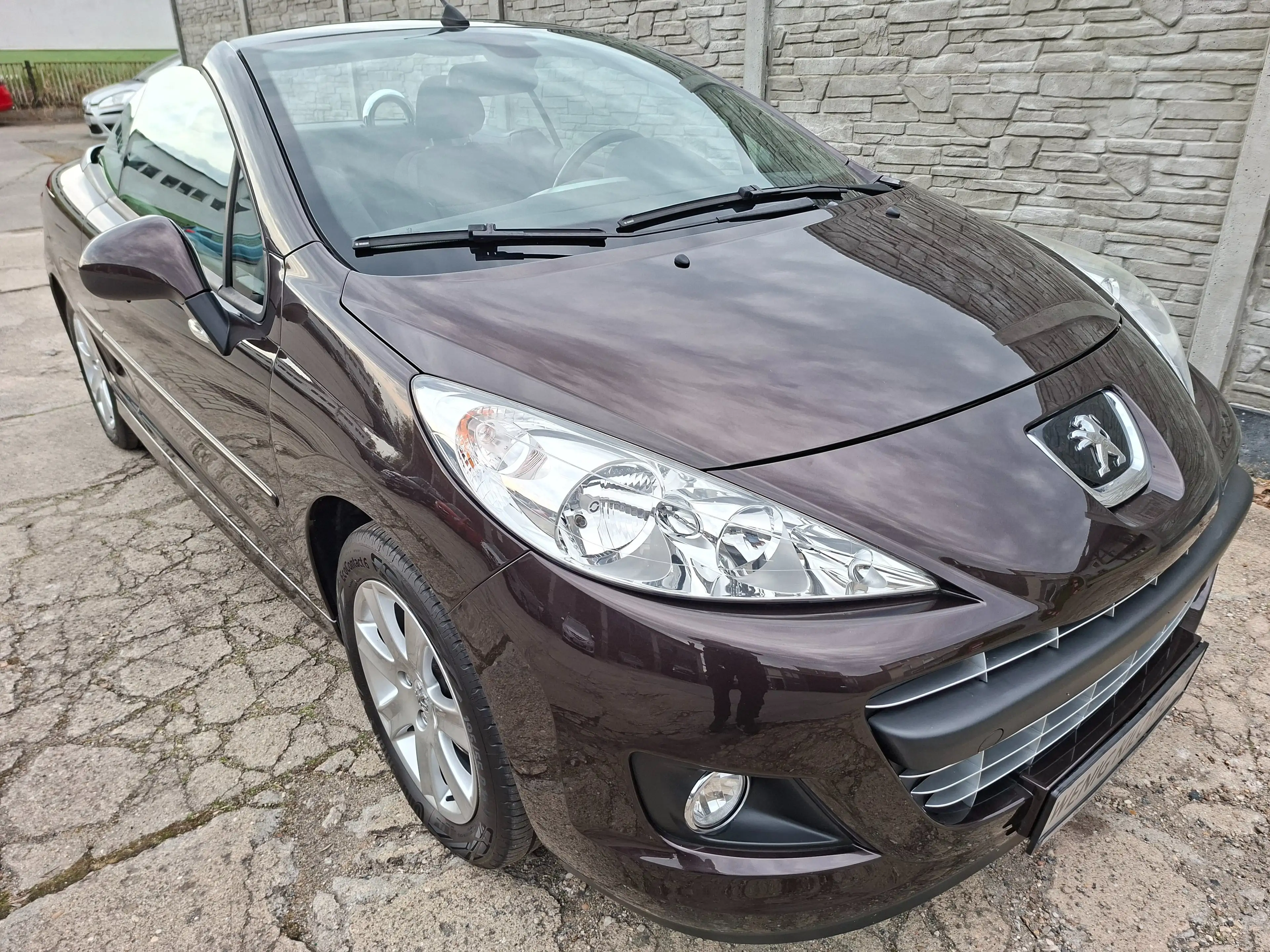 Peugeot 207 207 CC **nur 57.300km**