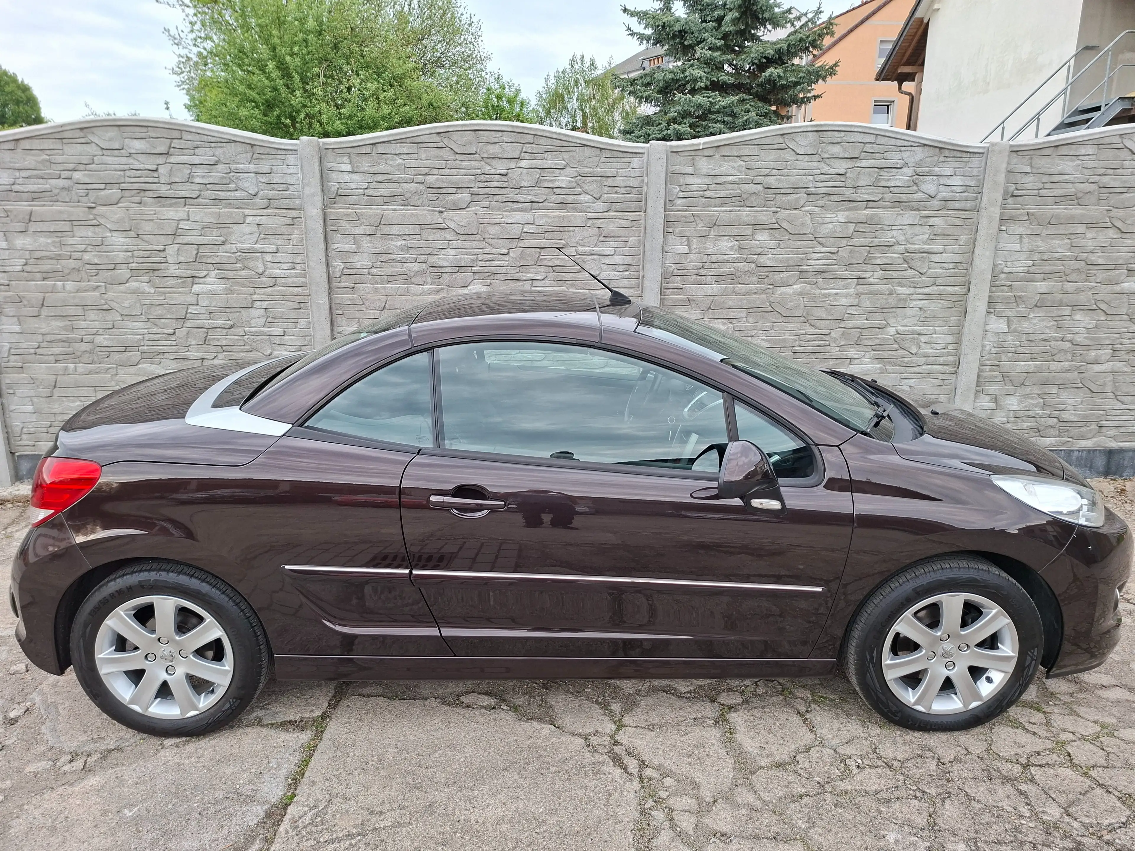 Peugeot 207 207 CC **nur 57.300km** — photo 8