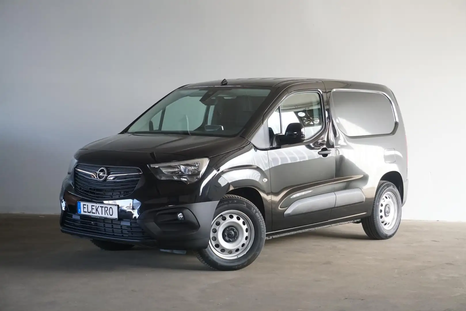 Opel Combo-e Cargo Edition Elektro 11 kW | 40% NL Schwarz - 2
