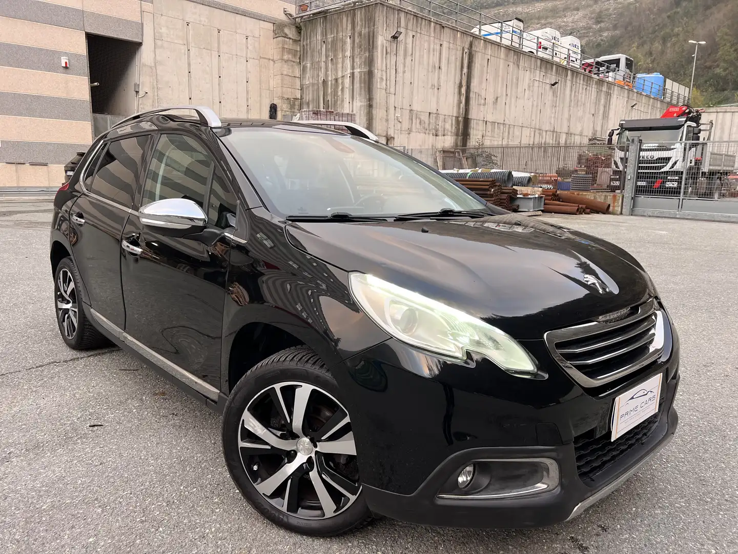 Peugeot 2008 1.6 e-hdi 8v Urban Cross 92cv Noir - 1