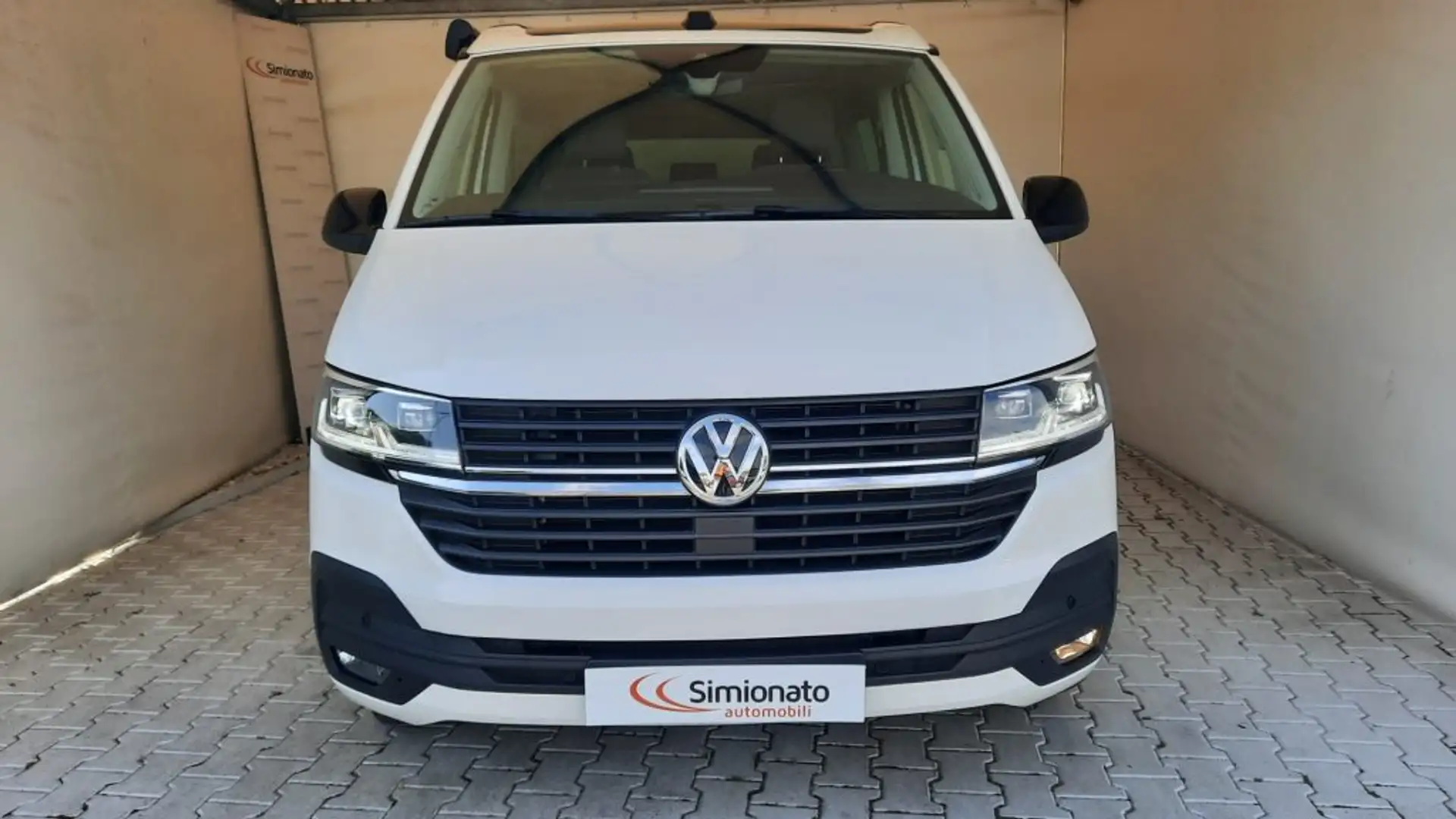 Volkswagen T6.1 California 2.0 TDI 150CV DSG Beach Camper Edition Bianco - 2
