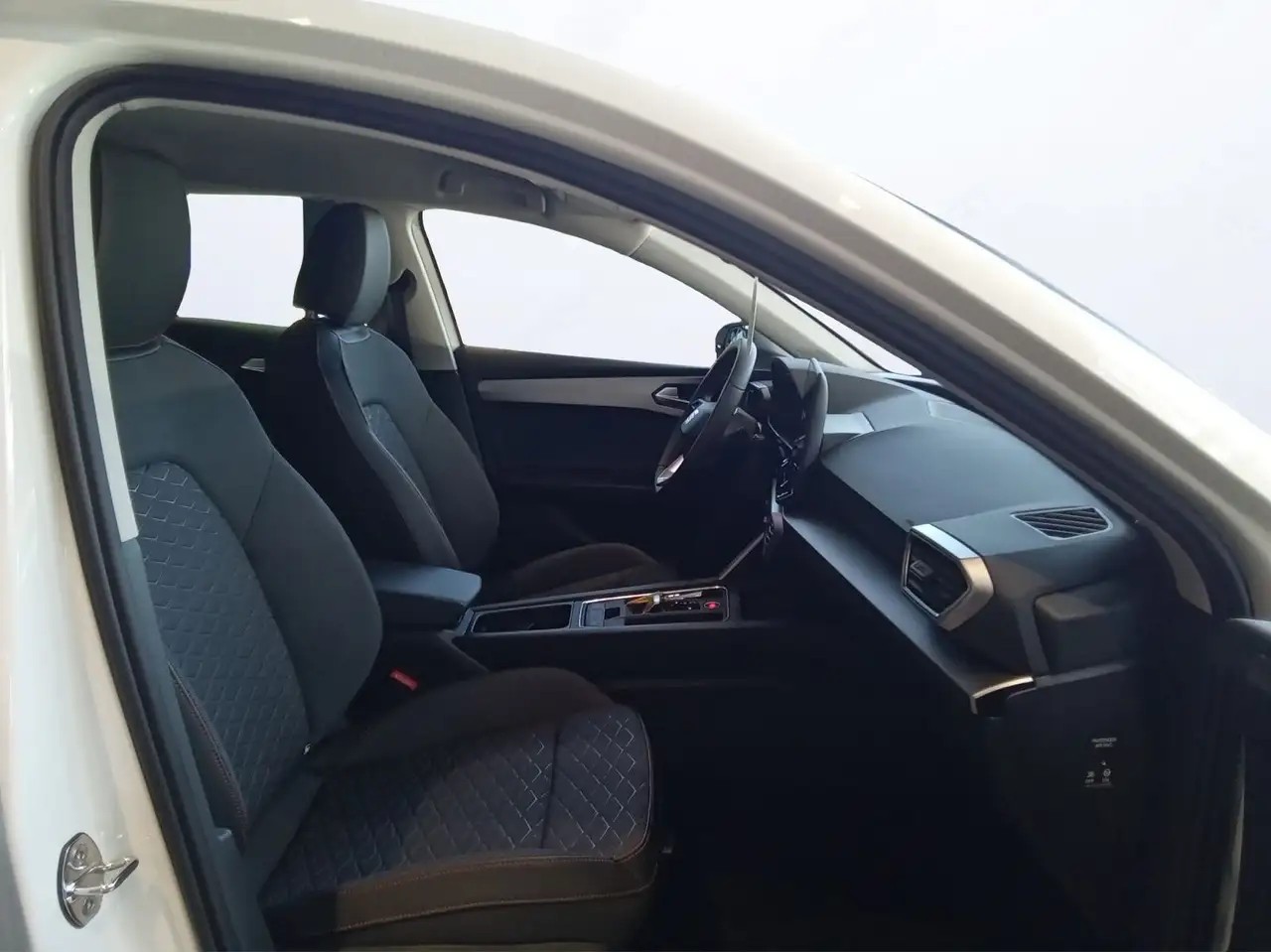 SEAT Leon LEON 1,5eHYBFR 5T FR-Line, Automatik, 204 PS 9