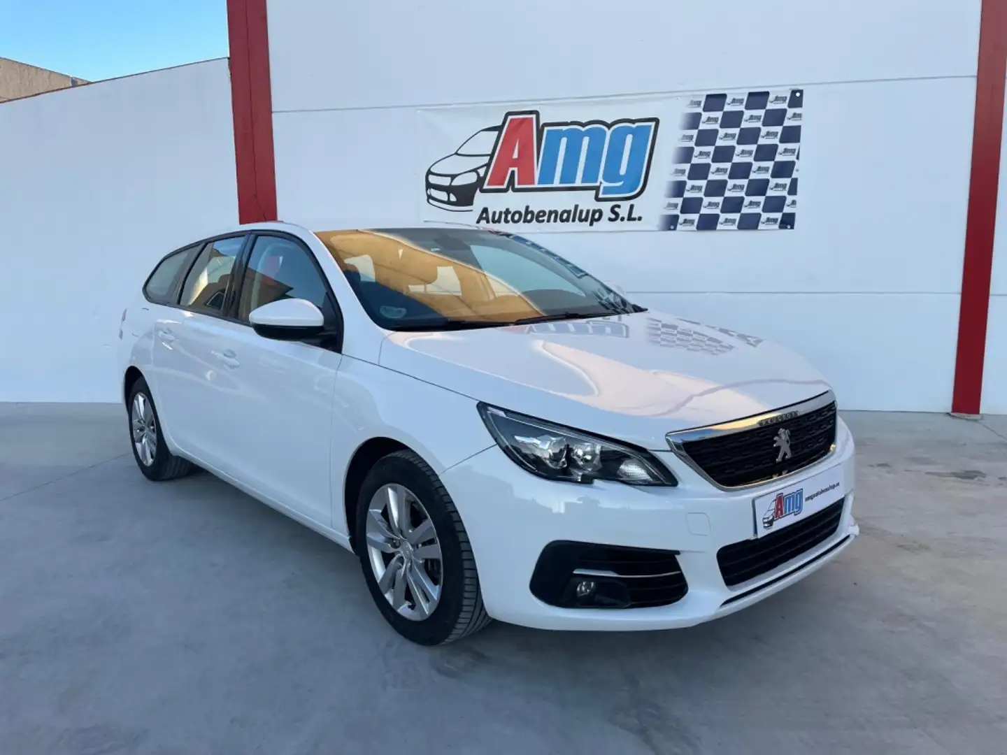 Peugeot 308 1.2 PureTech S&S Active 130 Weiß - 1