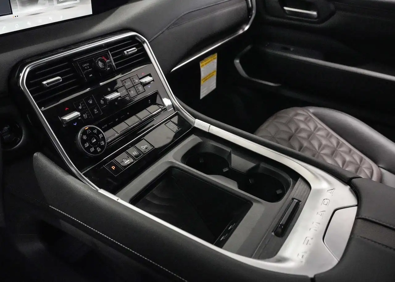 Nissan Armada снимка Nissan Armada